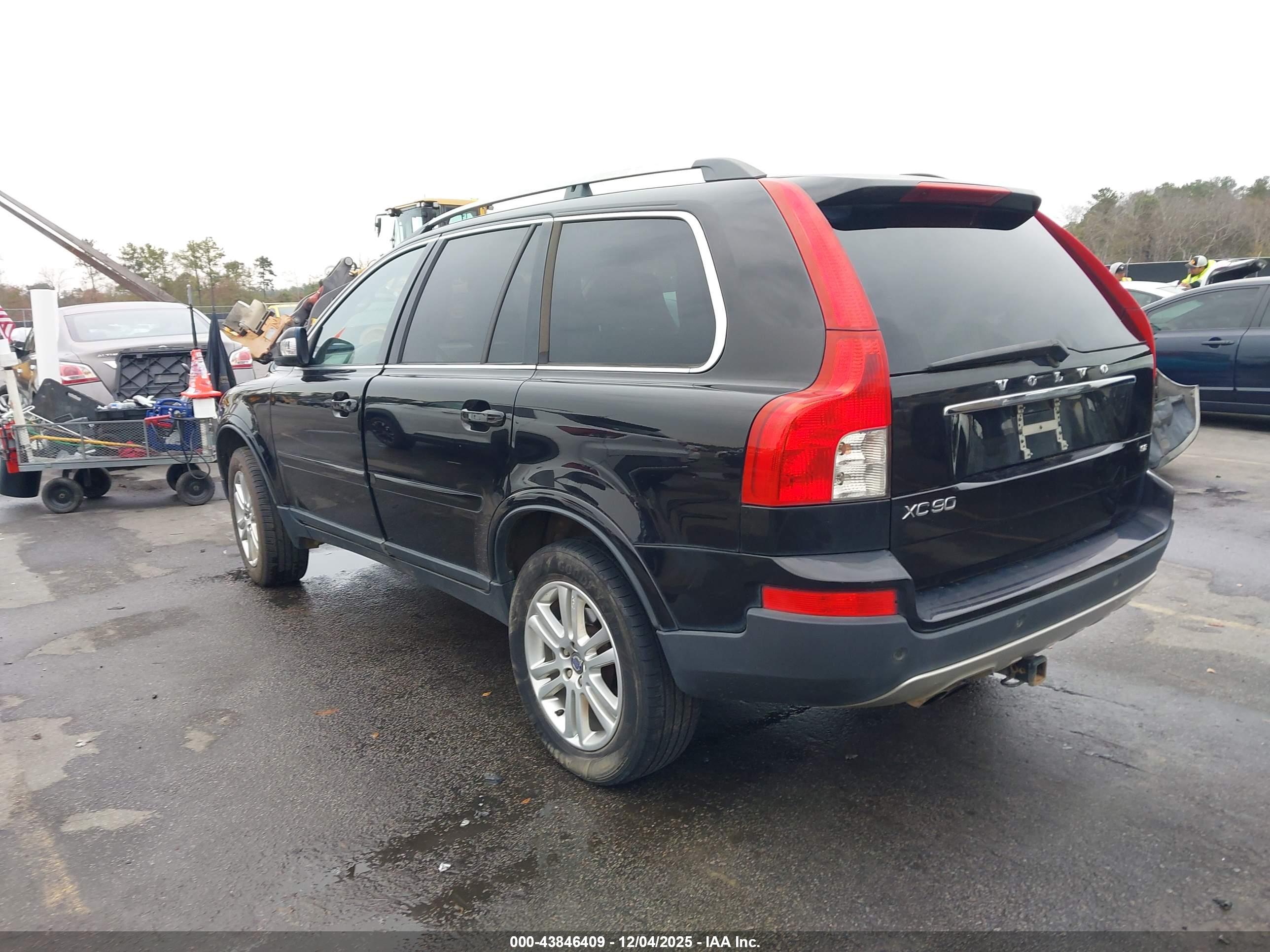 VOLVO XC90 image 3