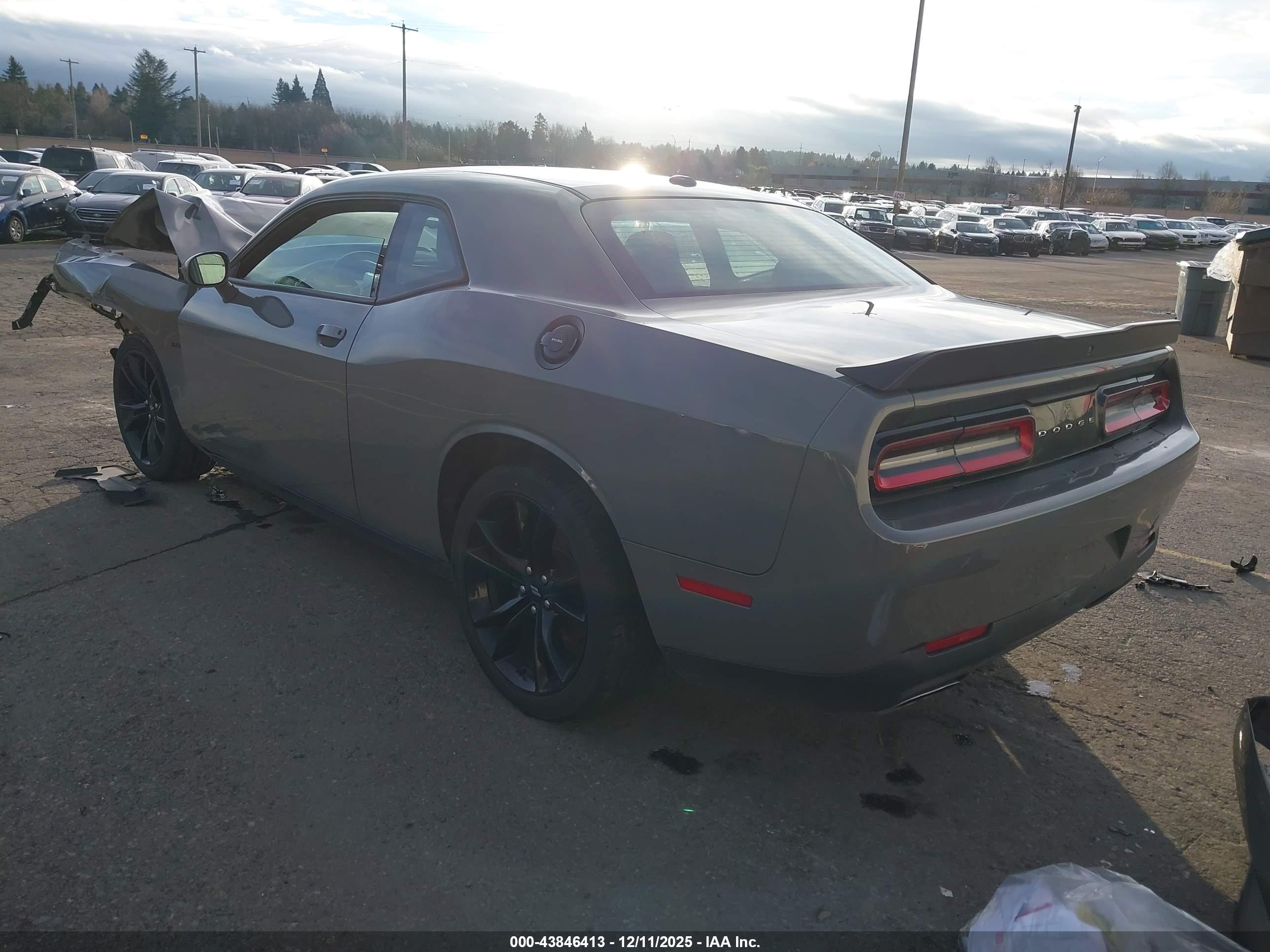 DODGE CHALLENGER image 3