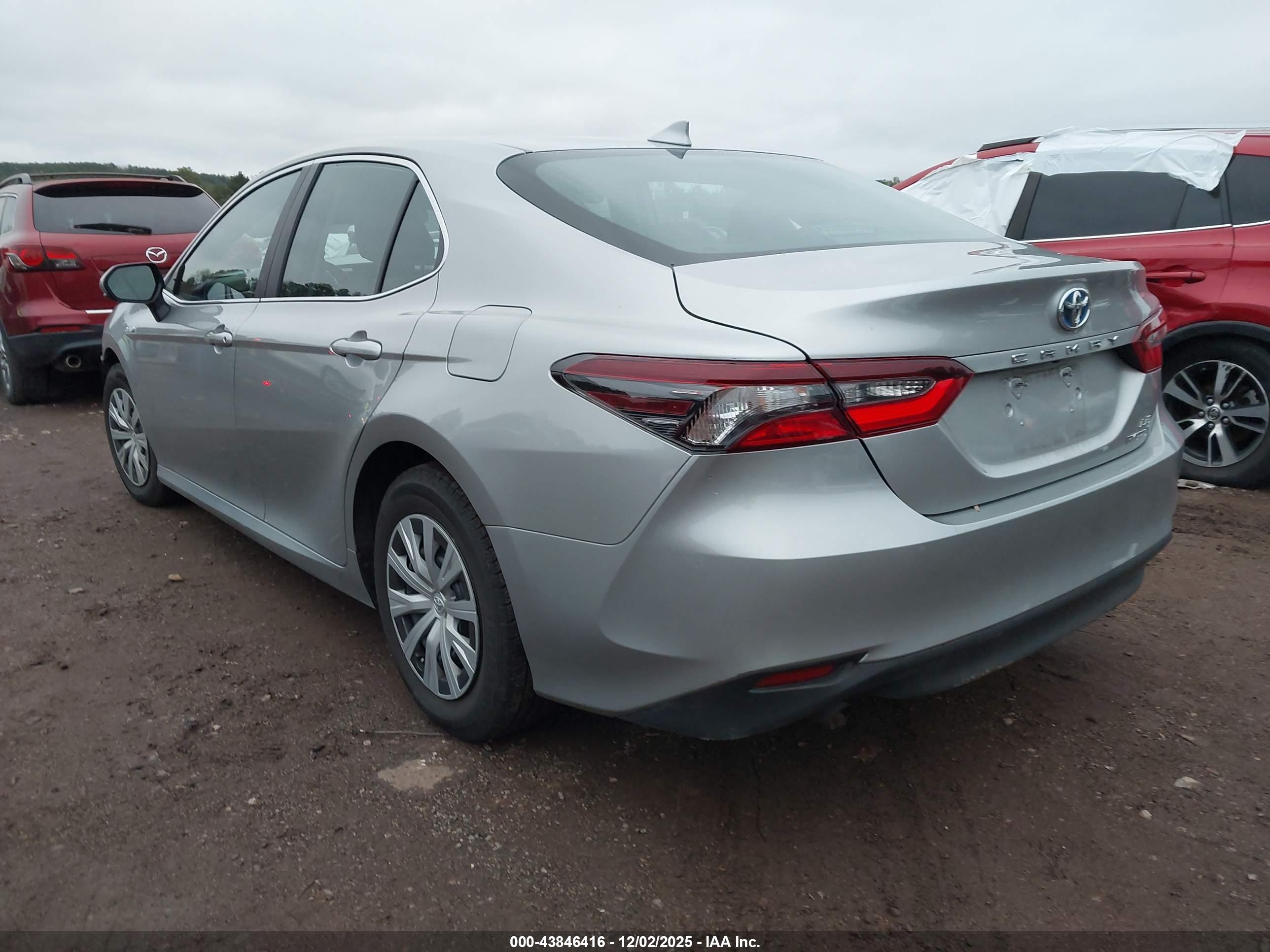 TOYOTA CAMRY image 3