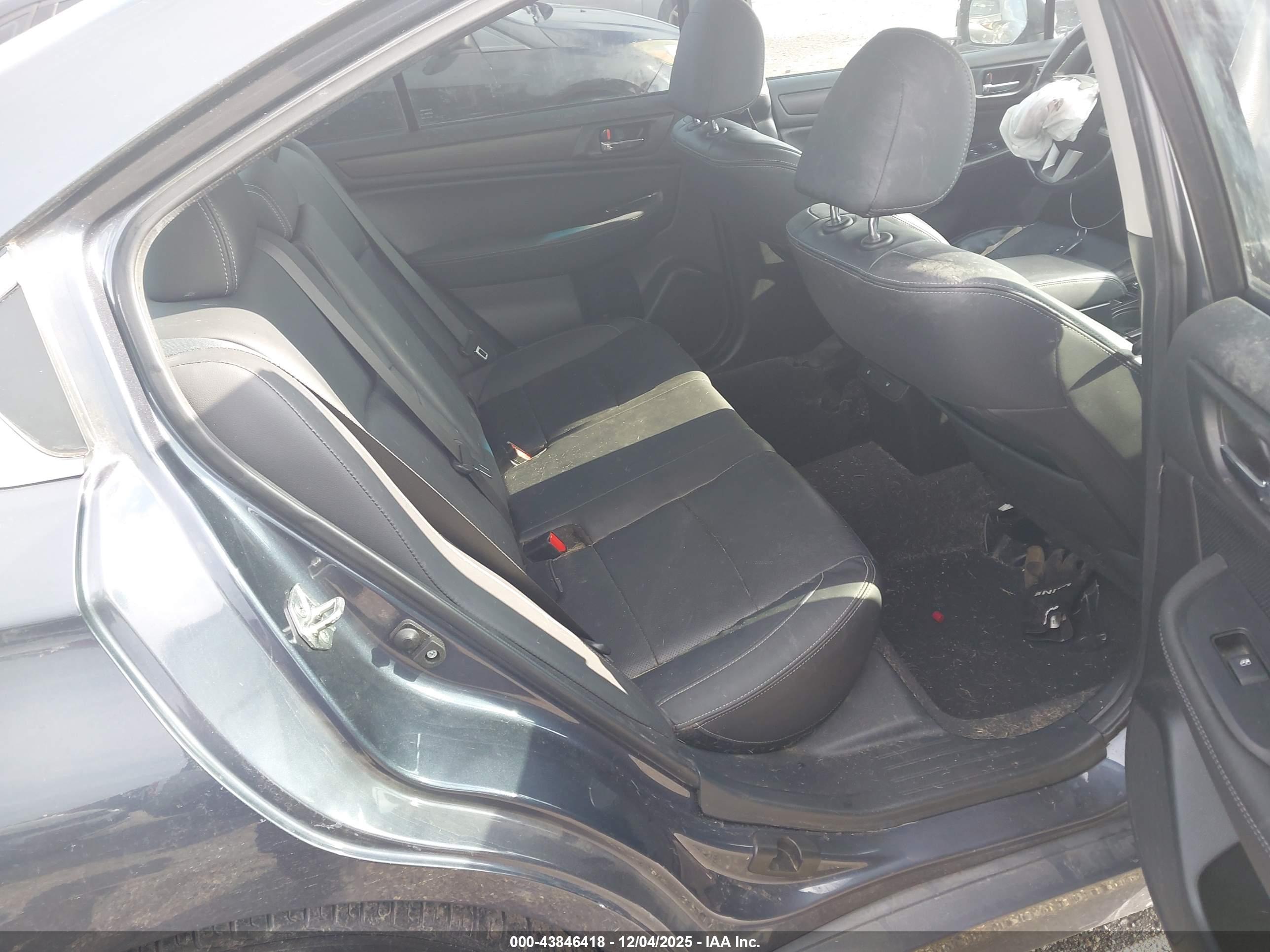 SUBARU LEGACY image 8