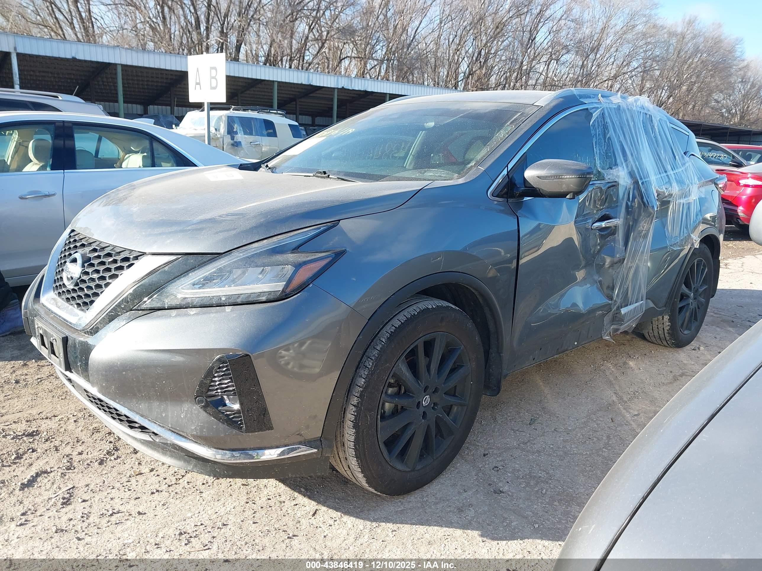 NISSAN MURANO image 2