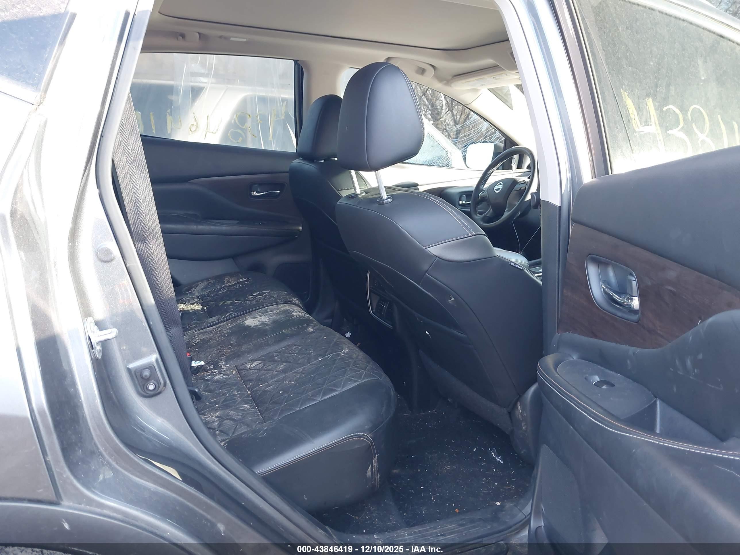 NISSAN MURANO image 8