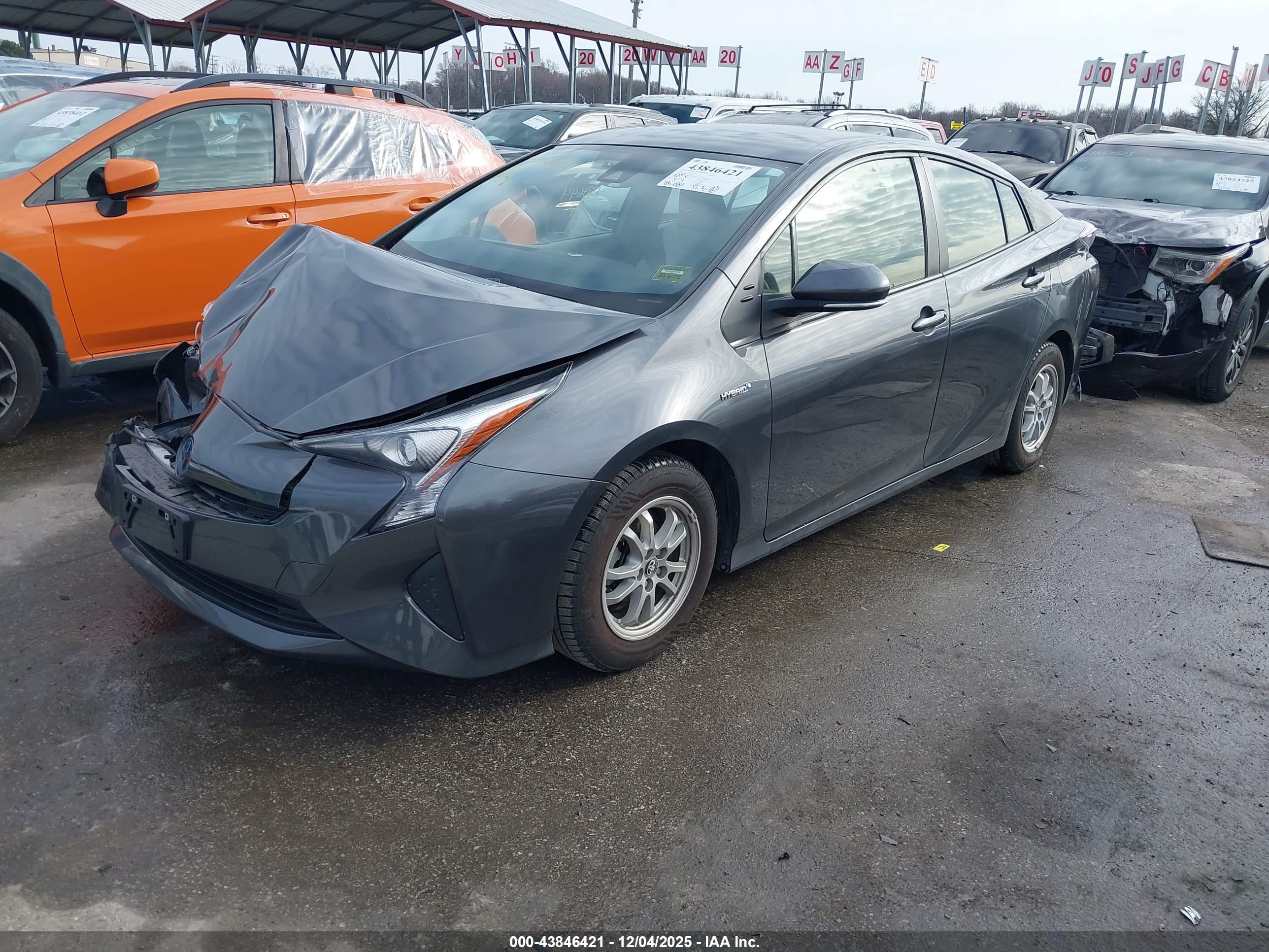 TOYOTA PRIUS image 2