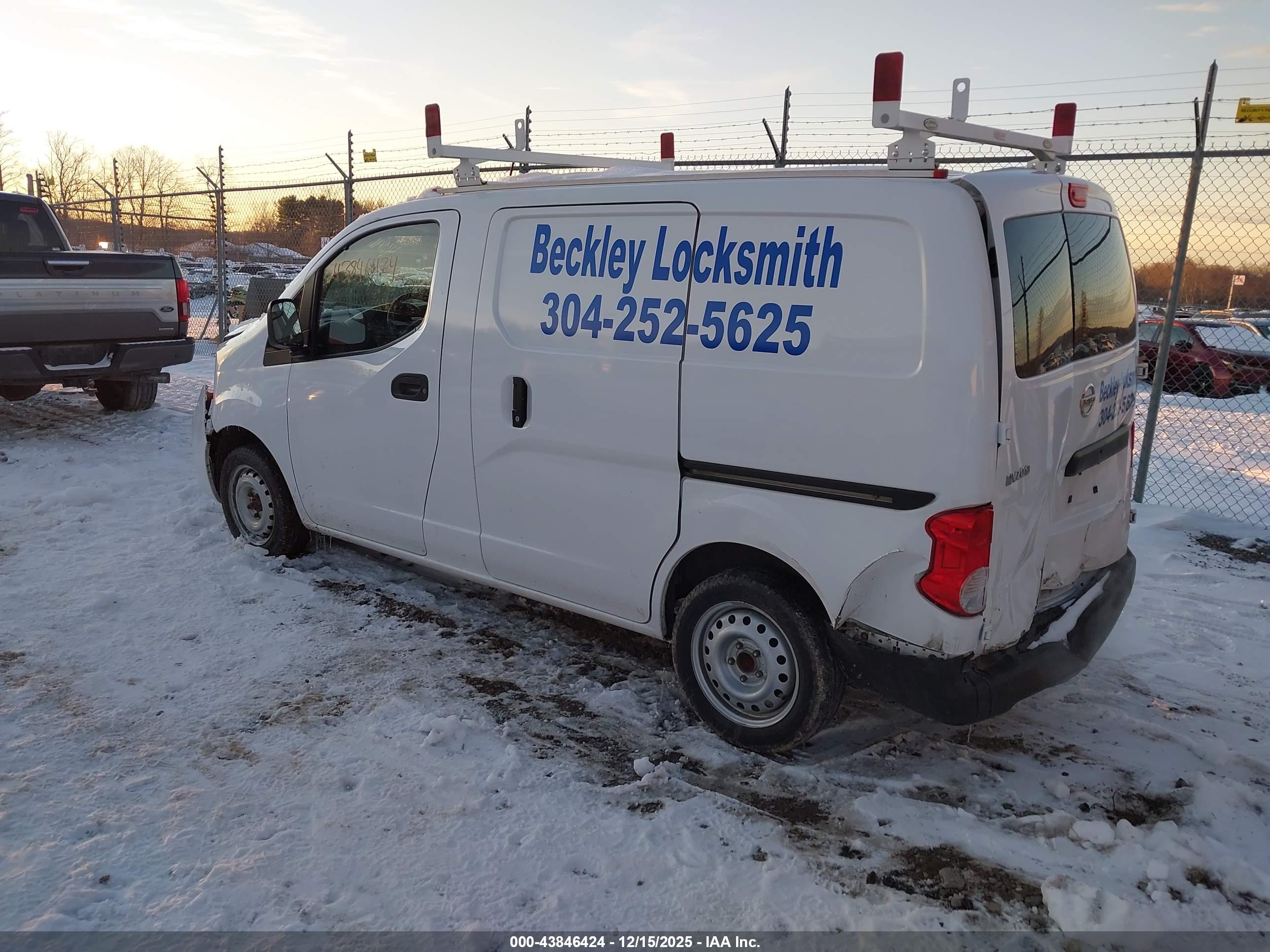 NISSAN NV200 image 3