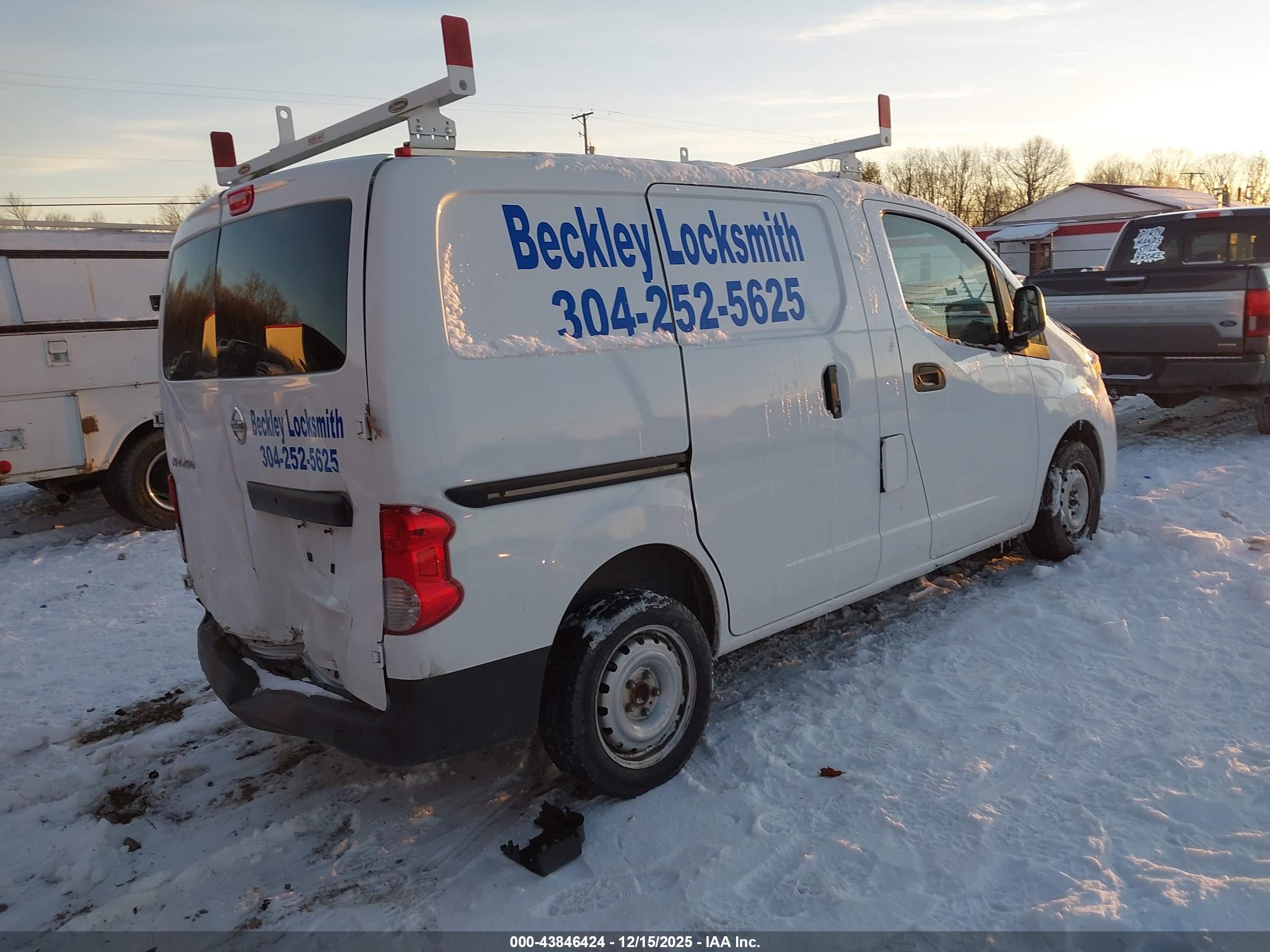 NISSAN NV200 image 4