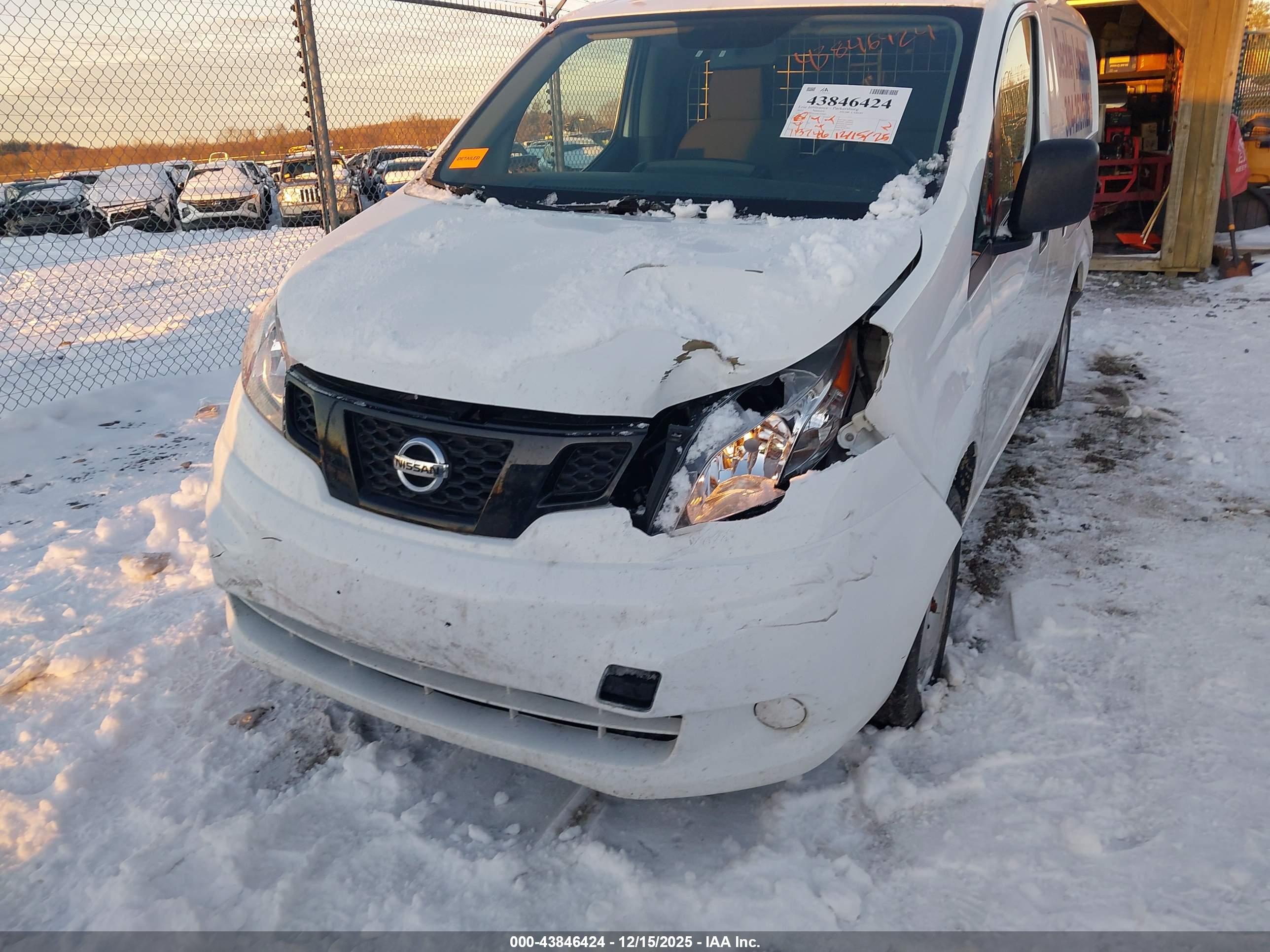 NISSAN NV200 image 6