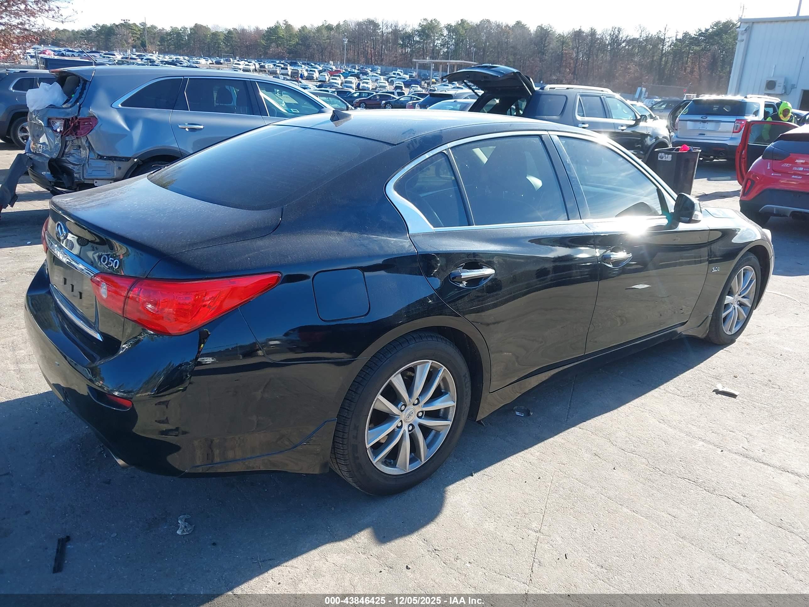 INFINITI Q50 image 4