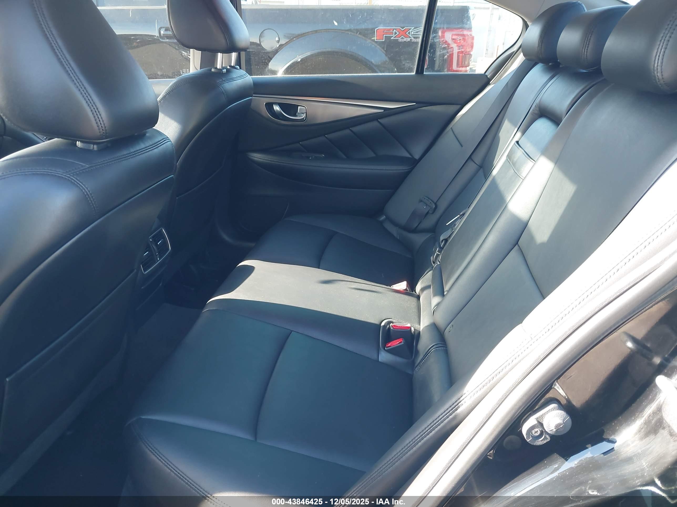 INFINITI Q50 image 8