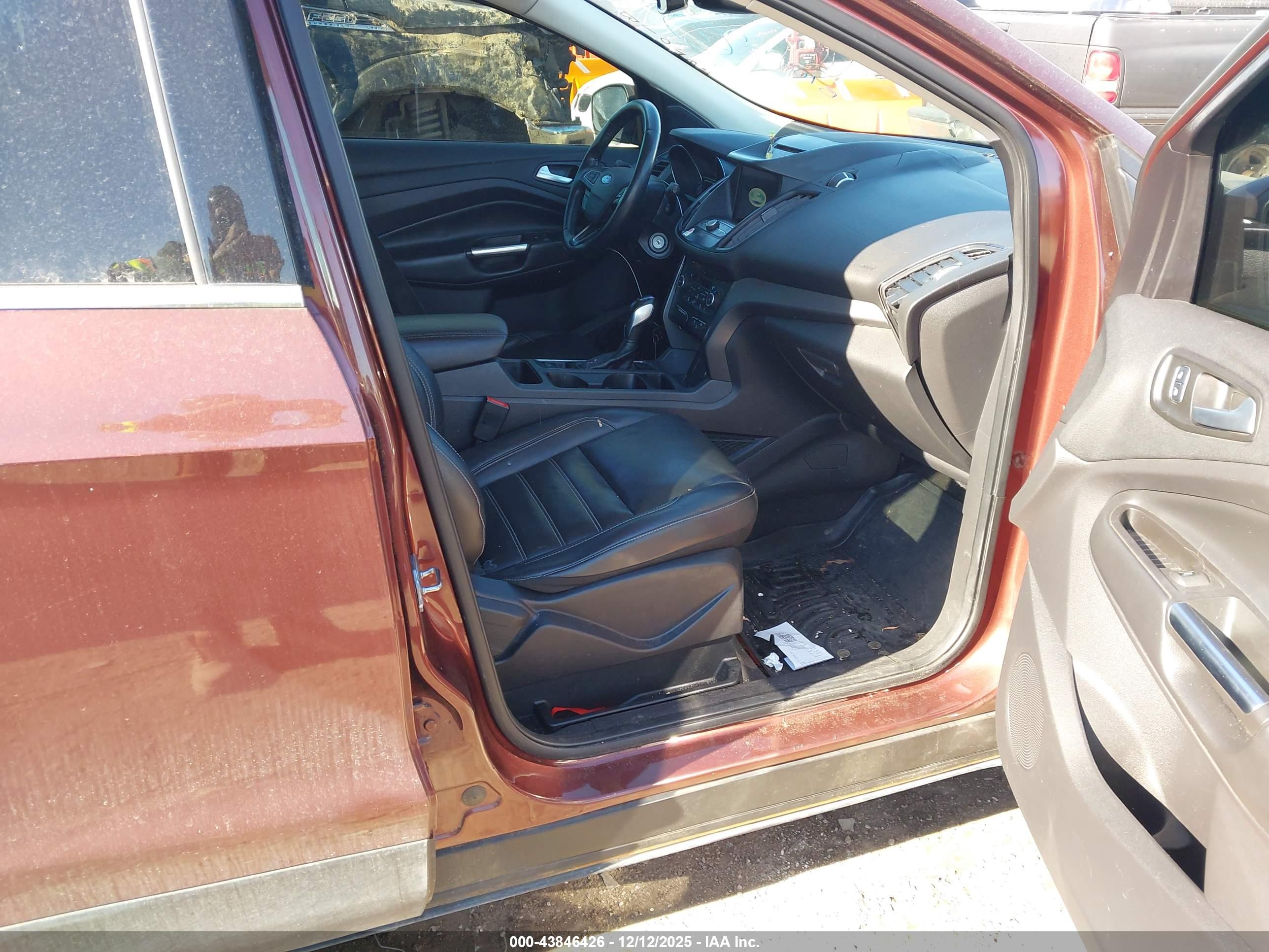 FORD ESCAPE image 5