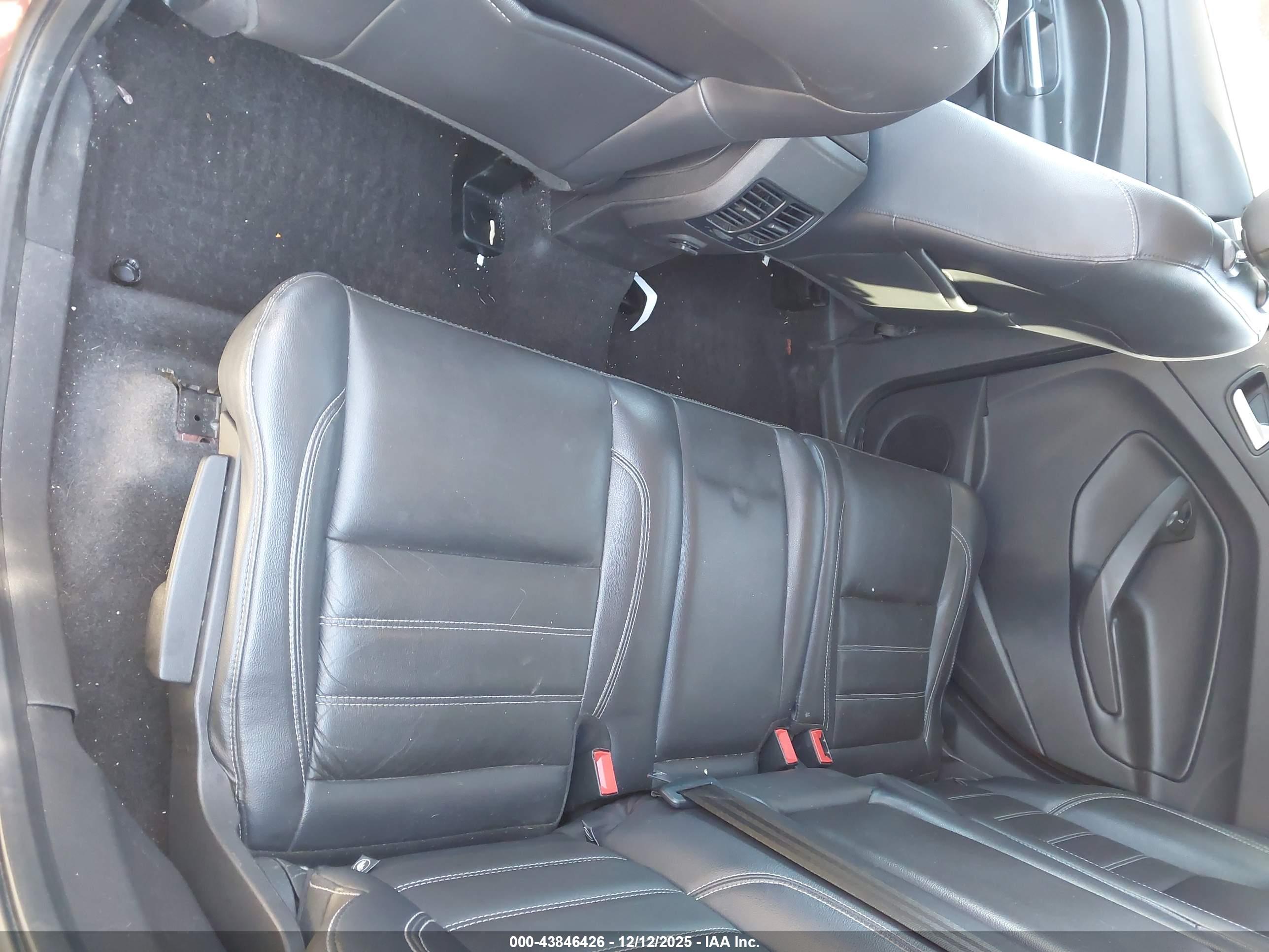 FORD ESCAPE image 8