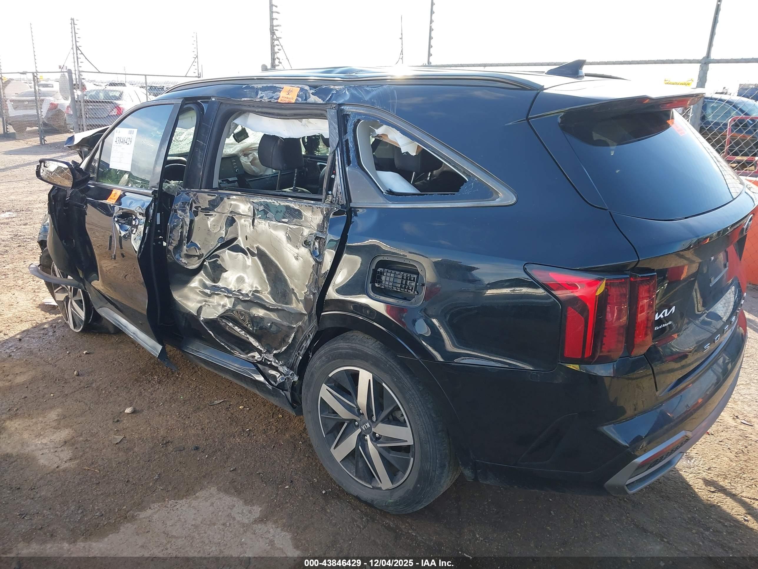 KIA SORENTO image 3