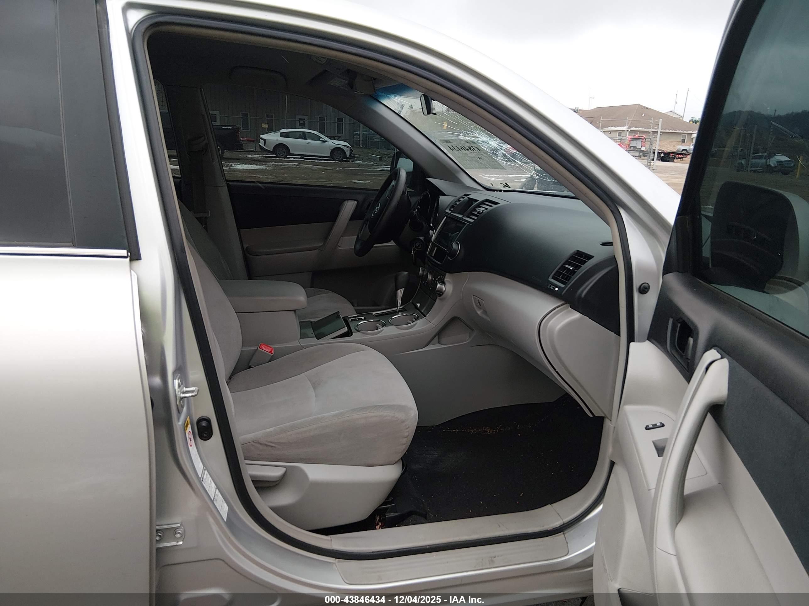 TOYOTA HIGHLANDER image 5