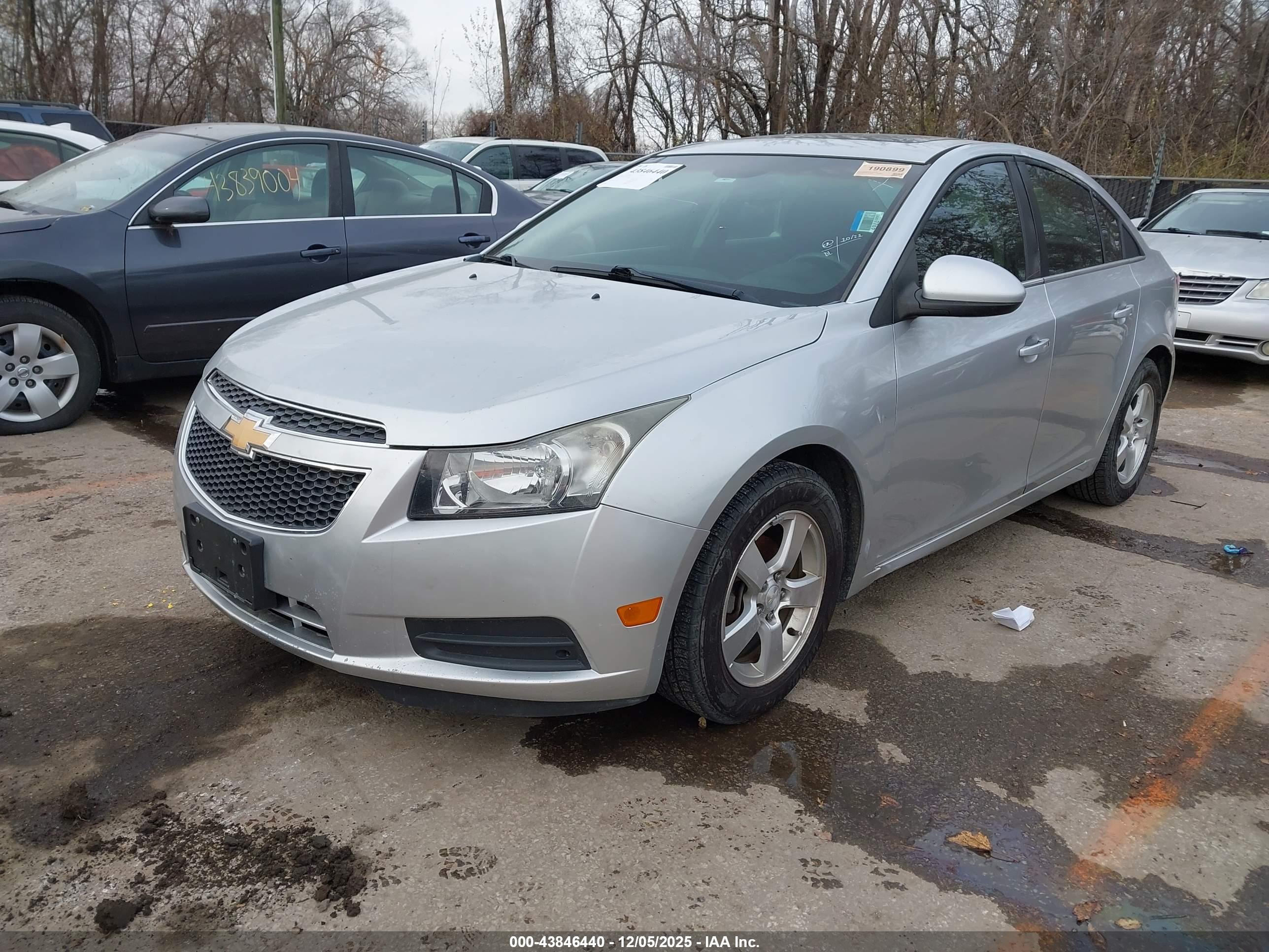 CHEVROLET CRUZE image 2