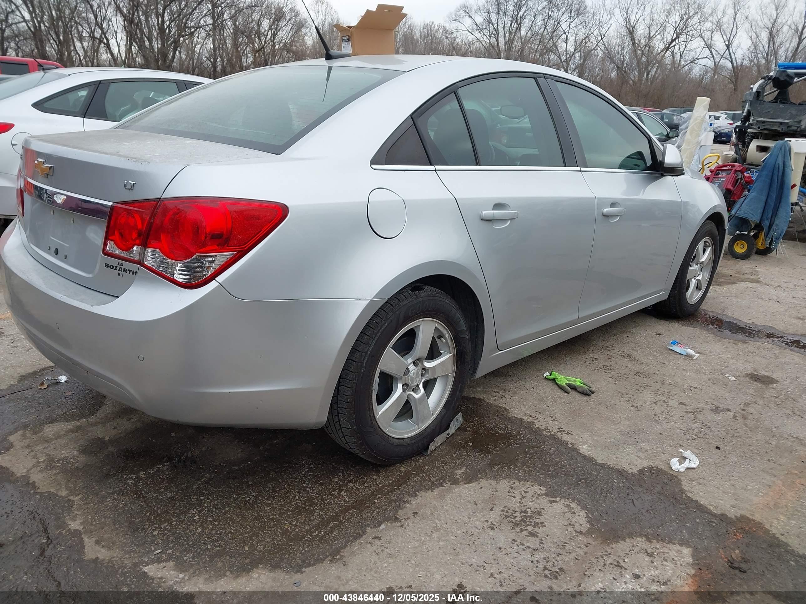 CHEVROLET CRUZE image 4