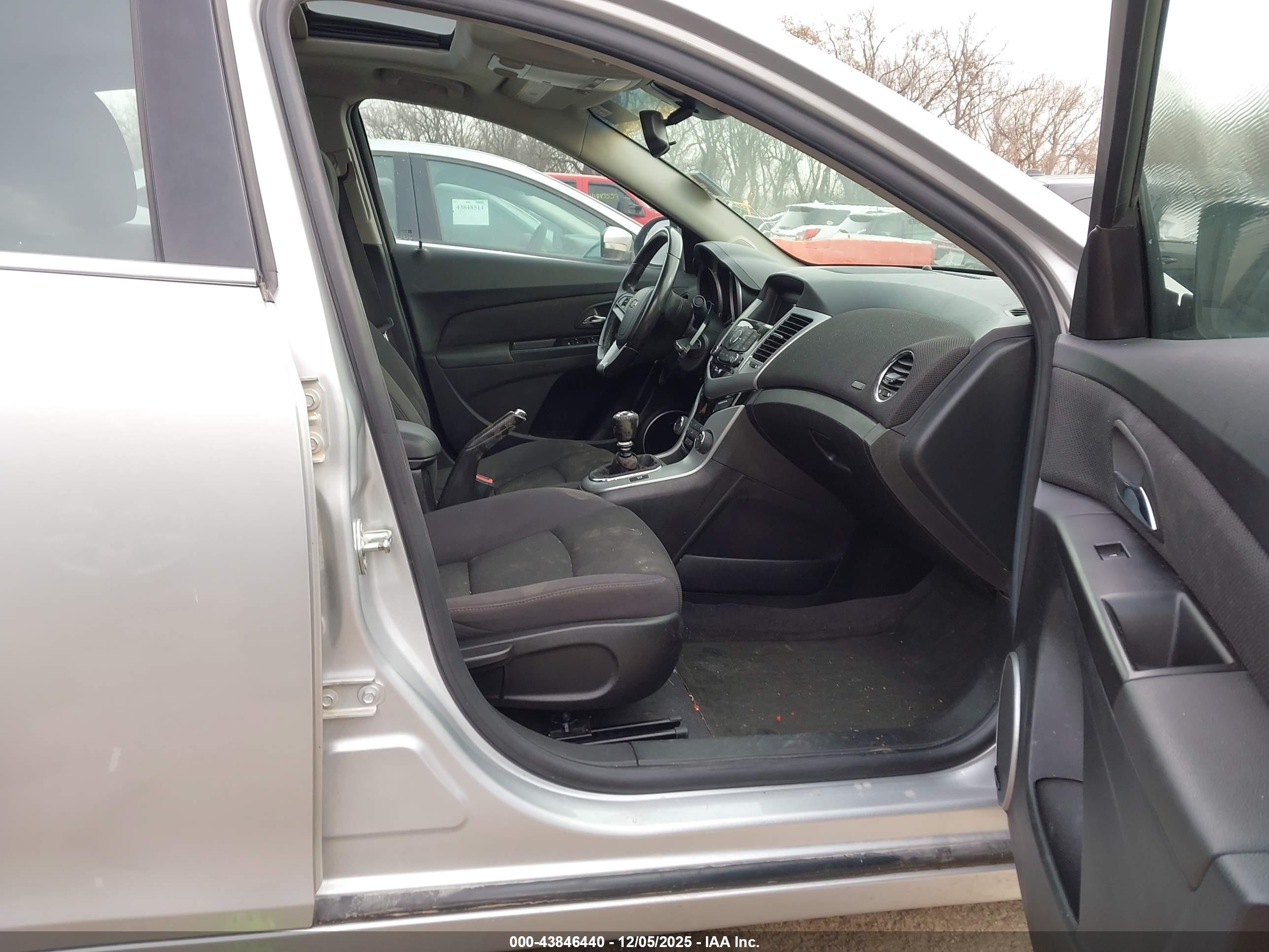 CHEVROLET CRUZE image 5