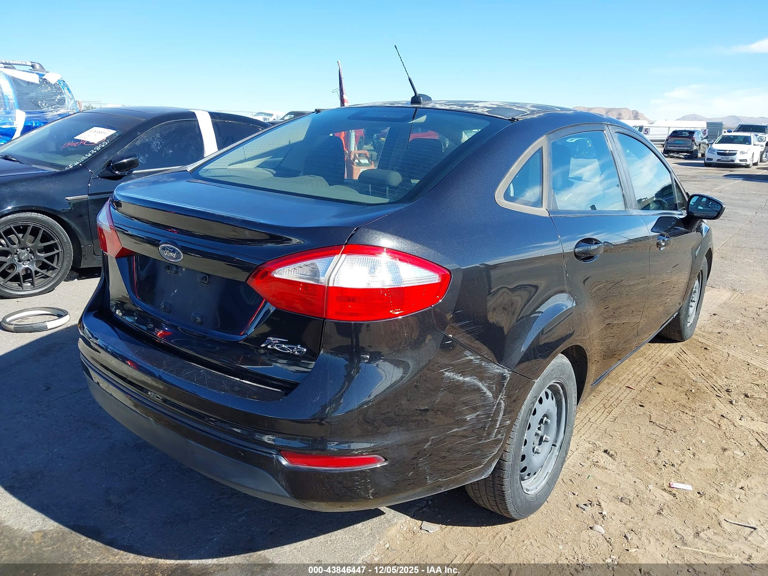 FORD FIESTA image 4