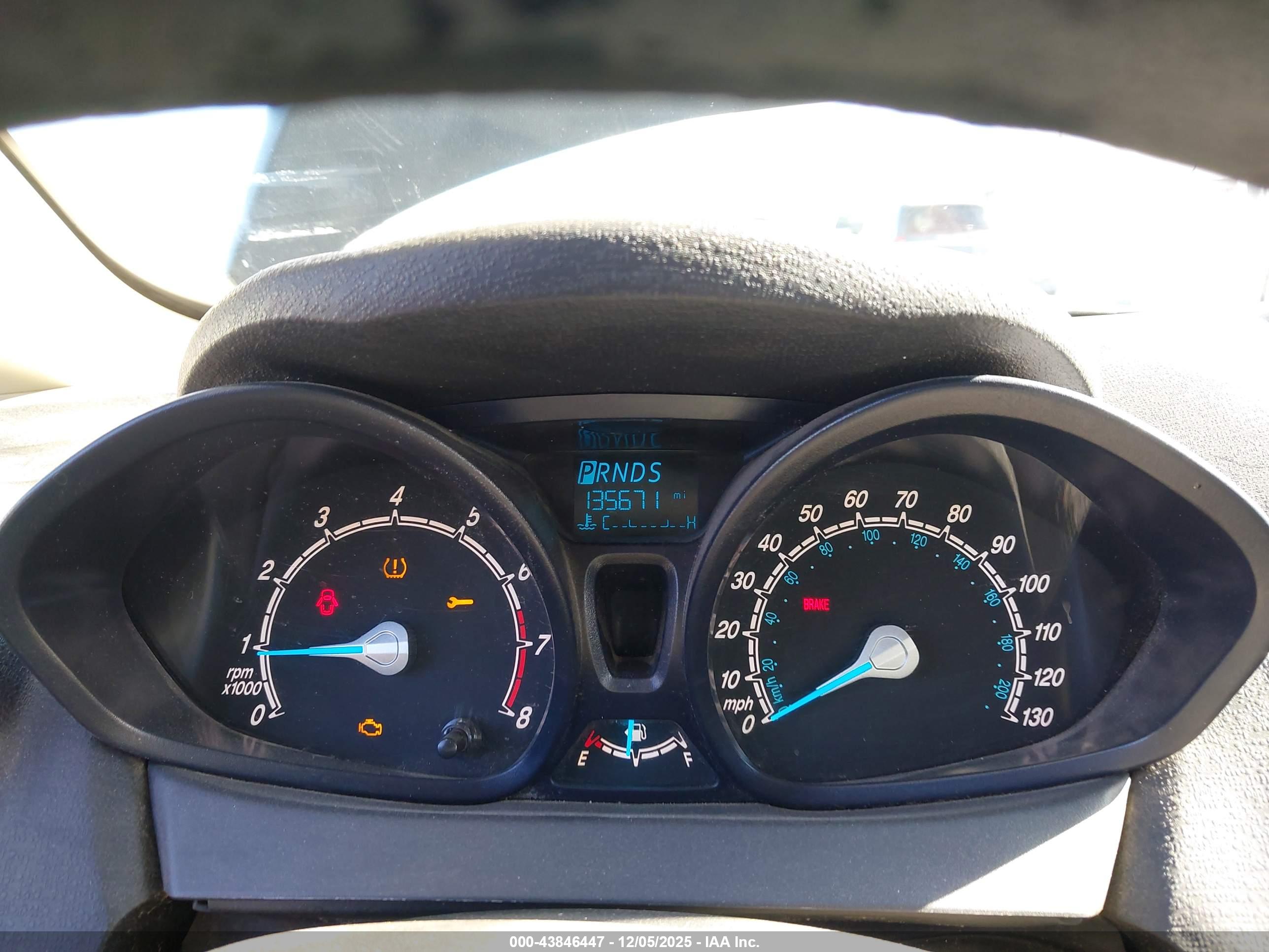 FORD FIESTA image 7