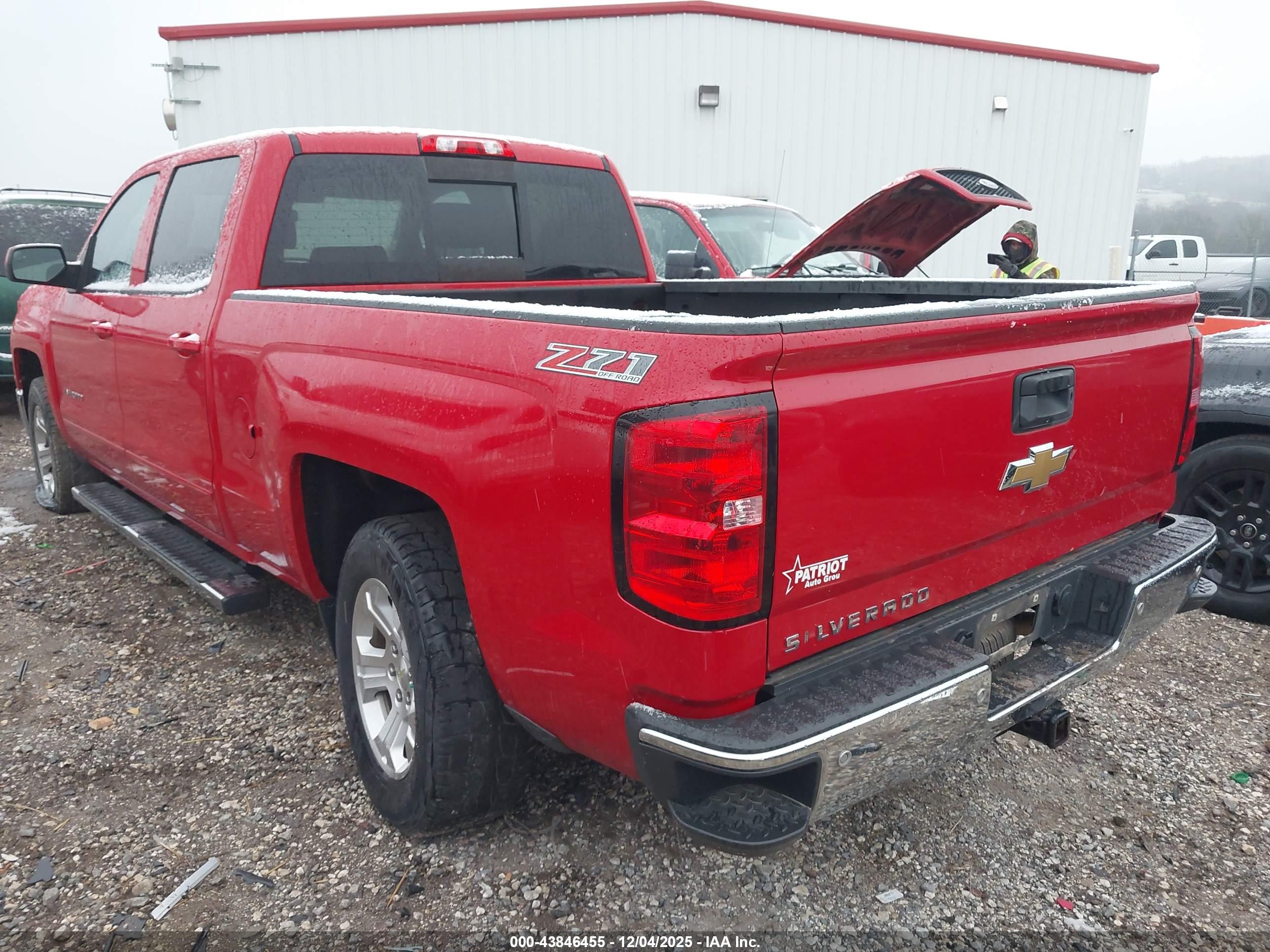 CHEVROLET SILVERADO image 3