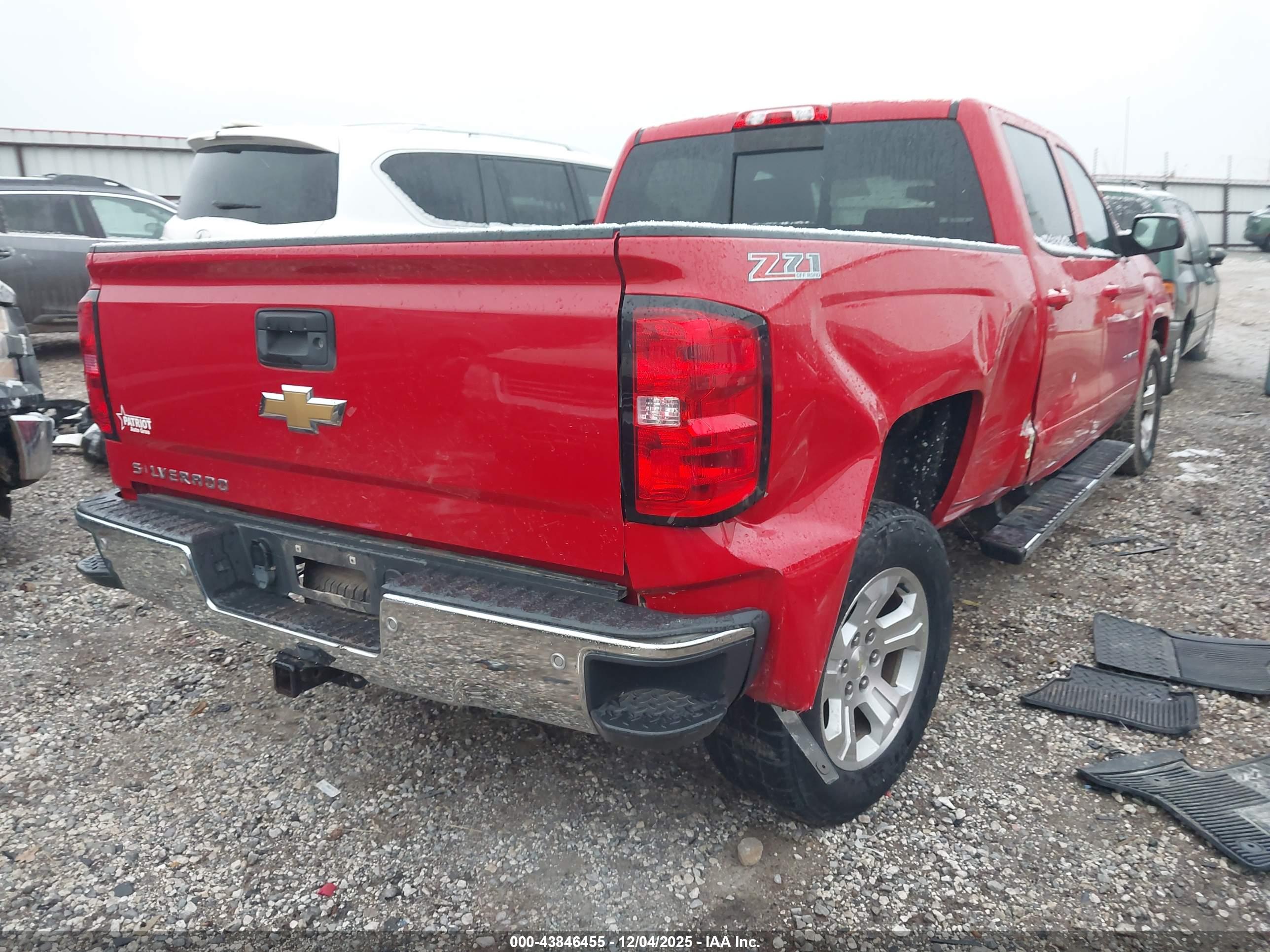 CHEVROLET SILVERADO image 4