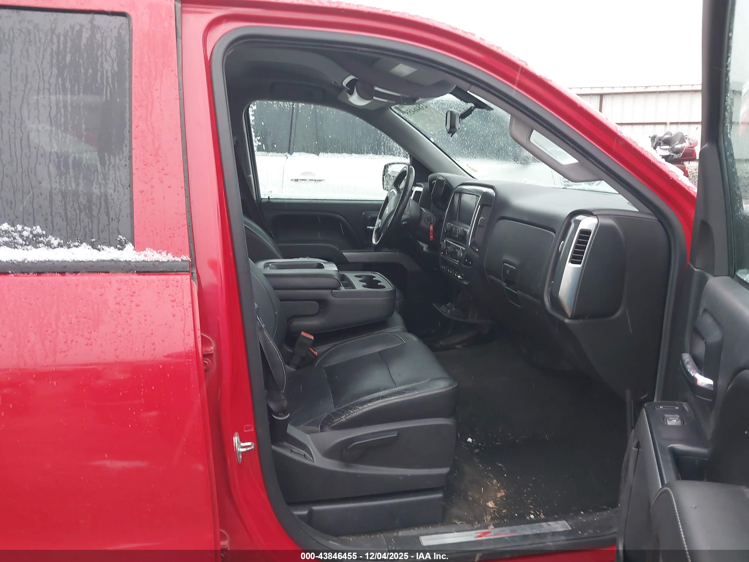 CHEVROLET SILVERADO image 5