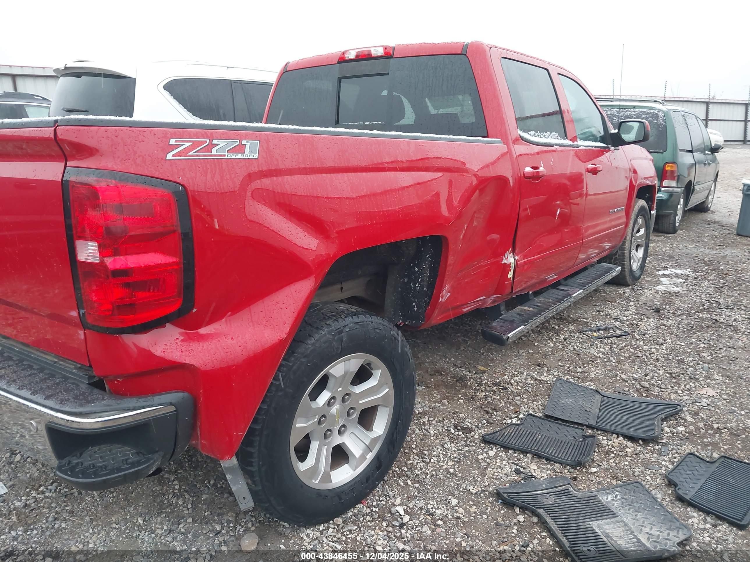CHEVROLET SILVERADO image 6