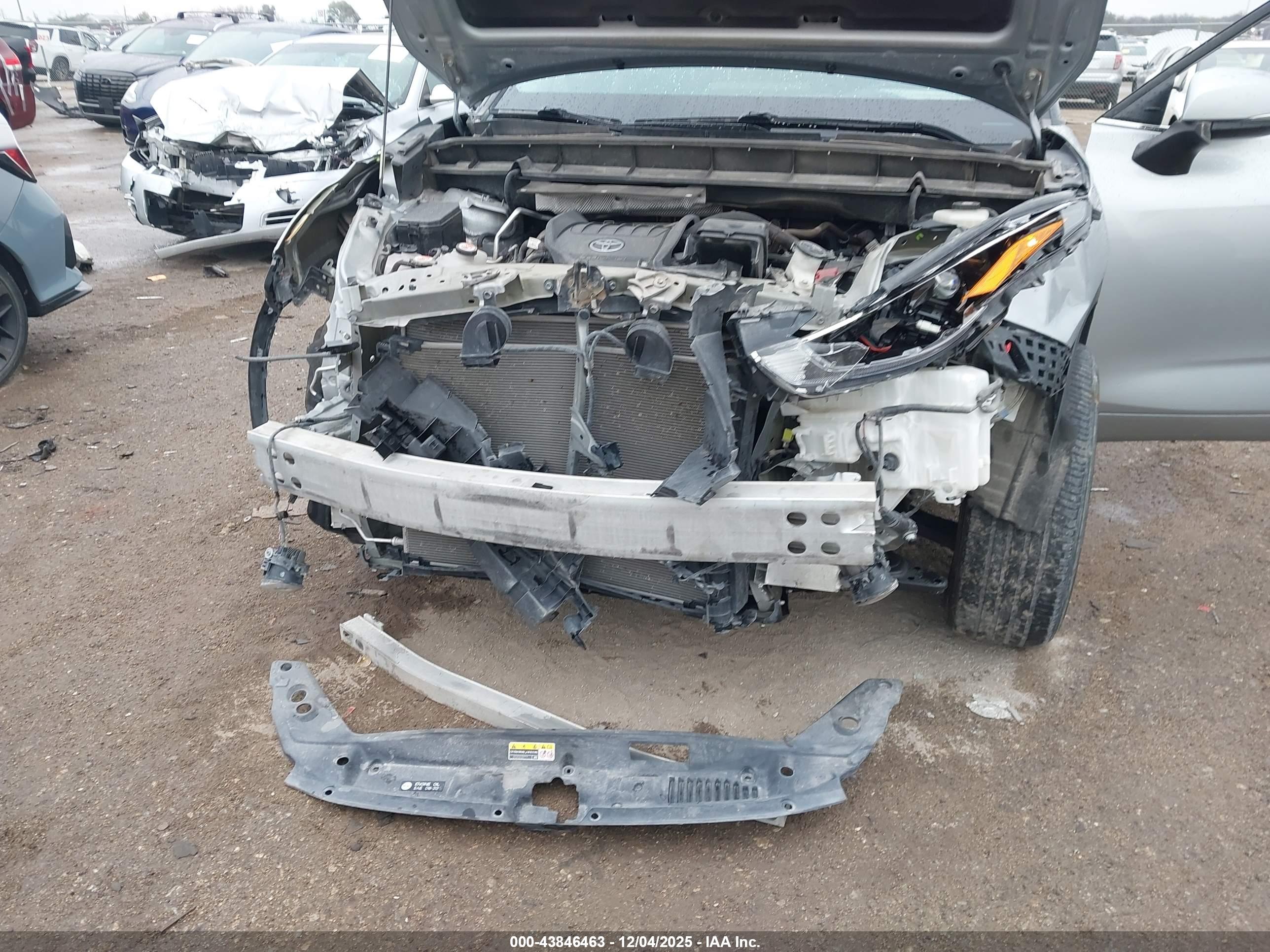 TOYOTA HIGHLANDER image 6