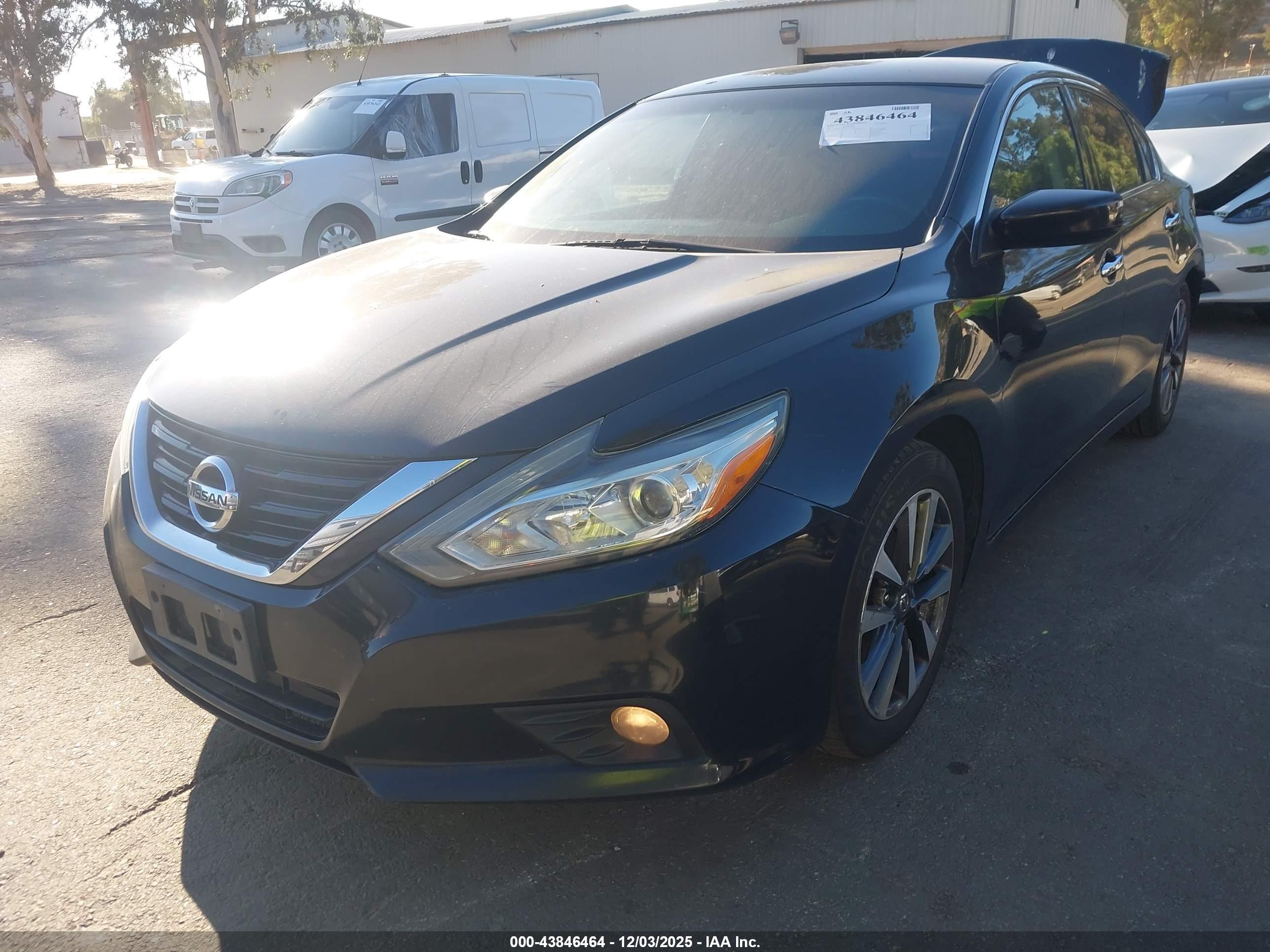 NISSAN ALTIMA image 2
