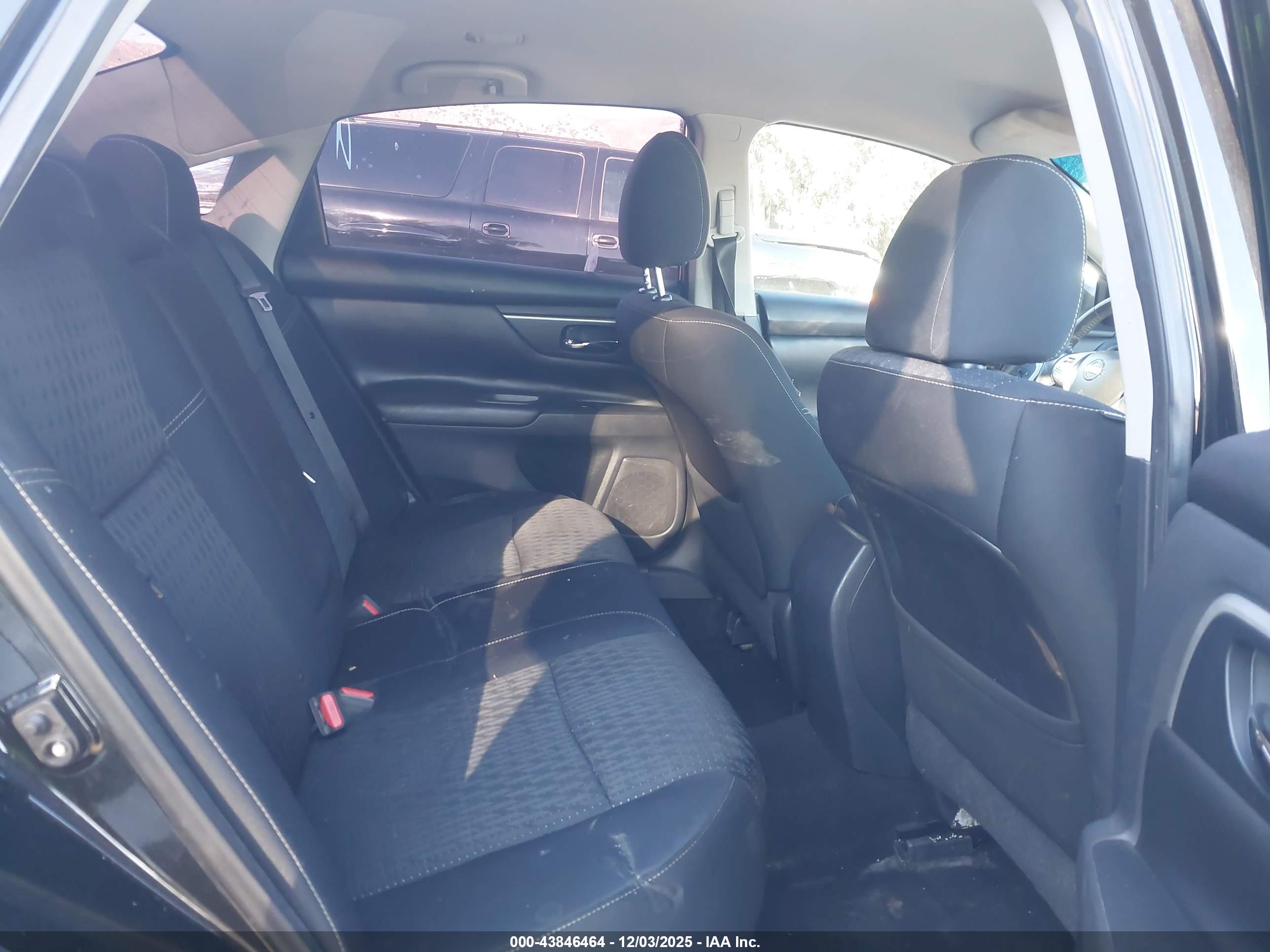 NISSAN ALTIMA image 8