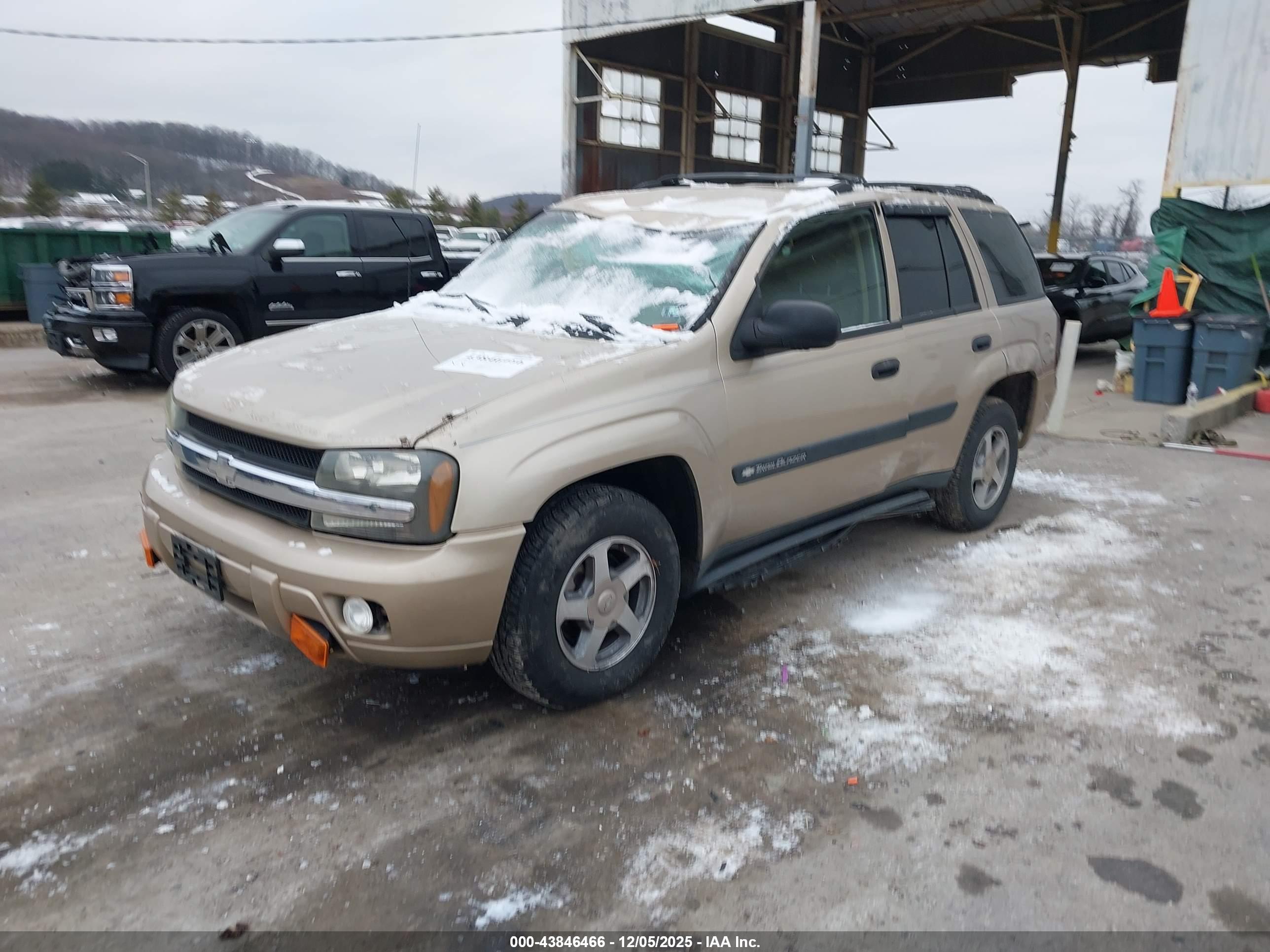 CHEVROLET TRAILBLAZER image 2
