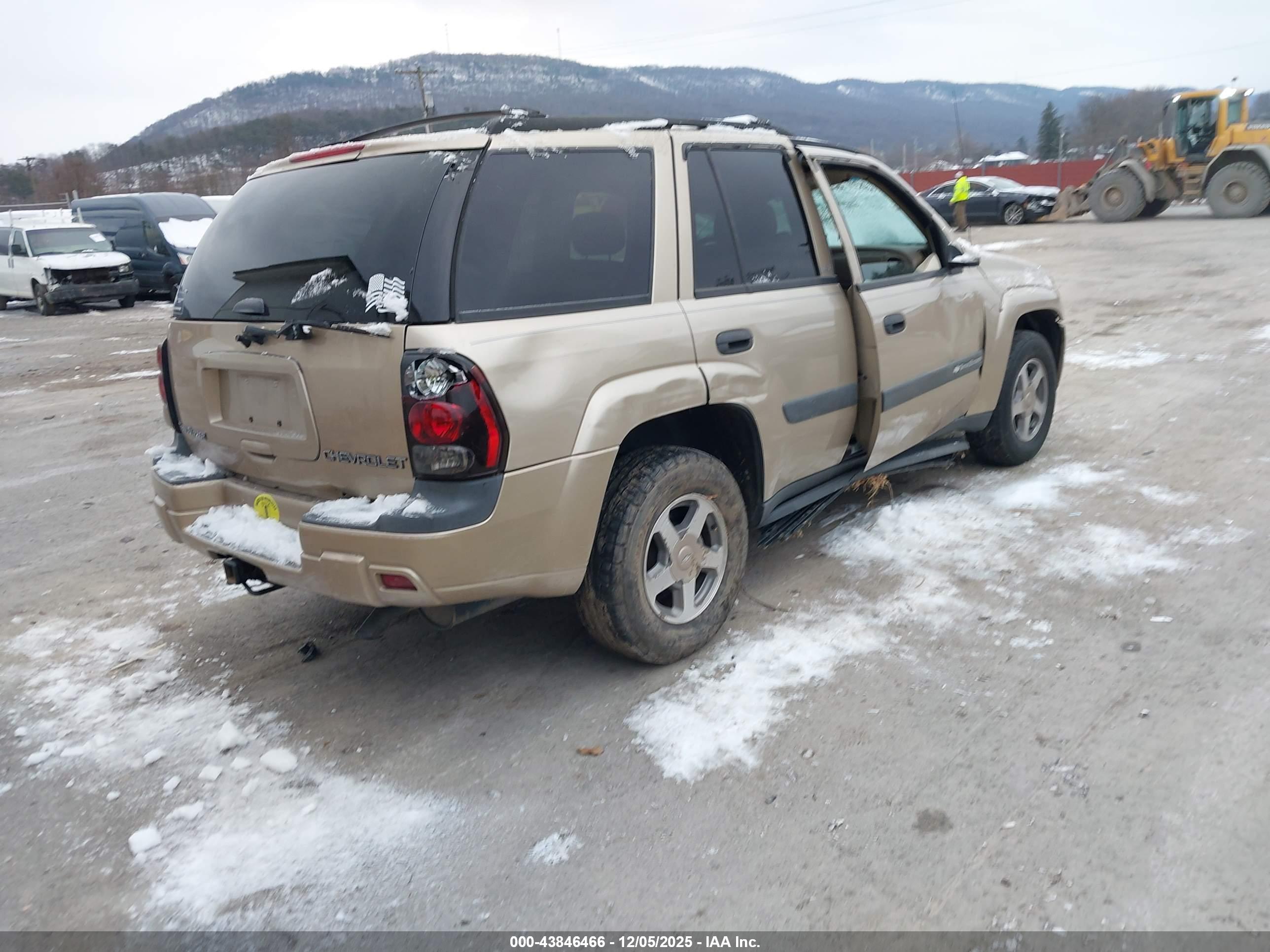 CHEVROLET TRAILBLAZER image 4