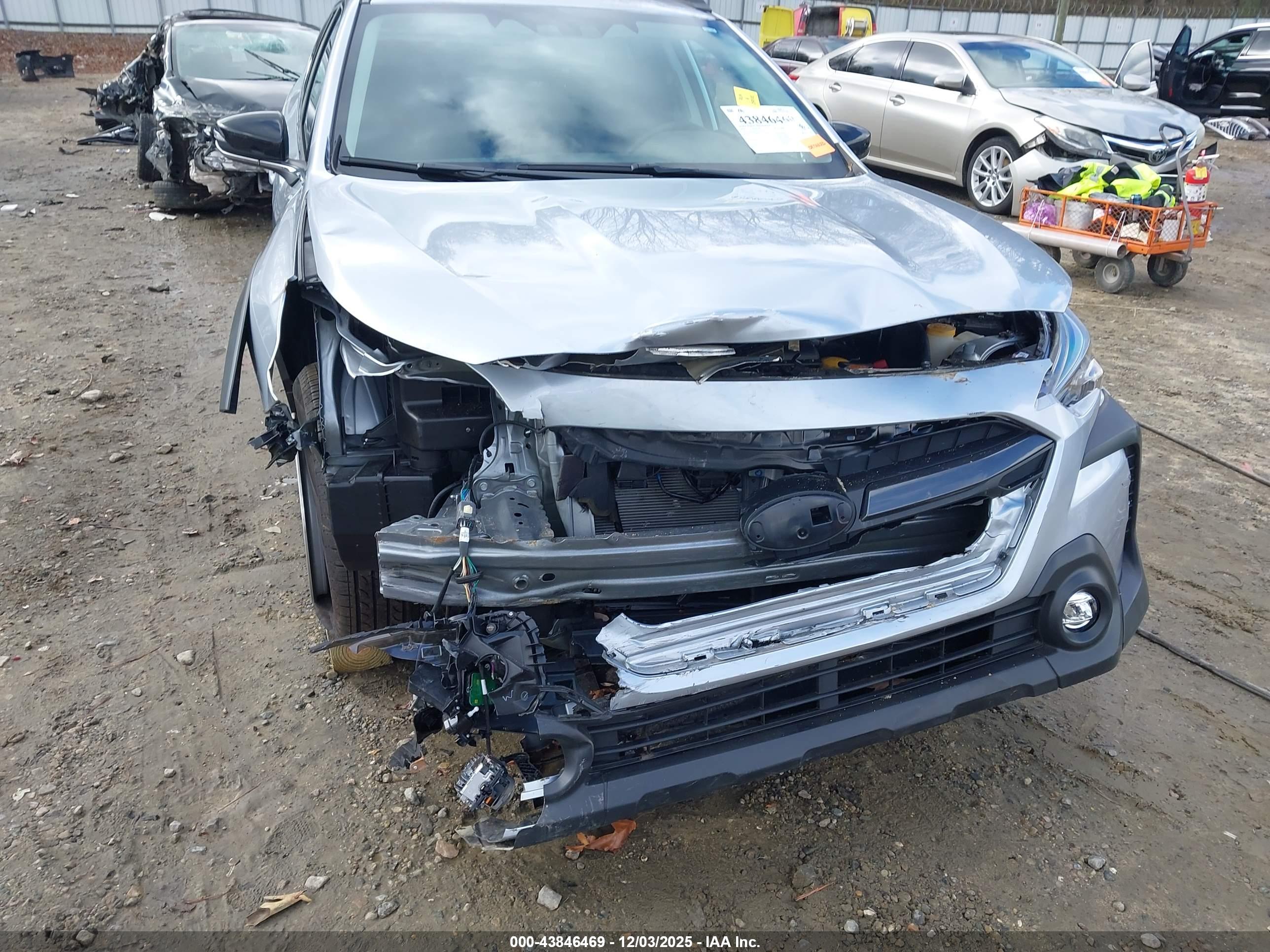 SUBARU OUTBACK image 6