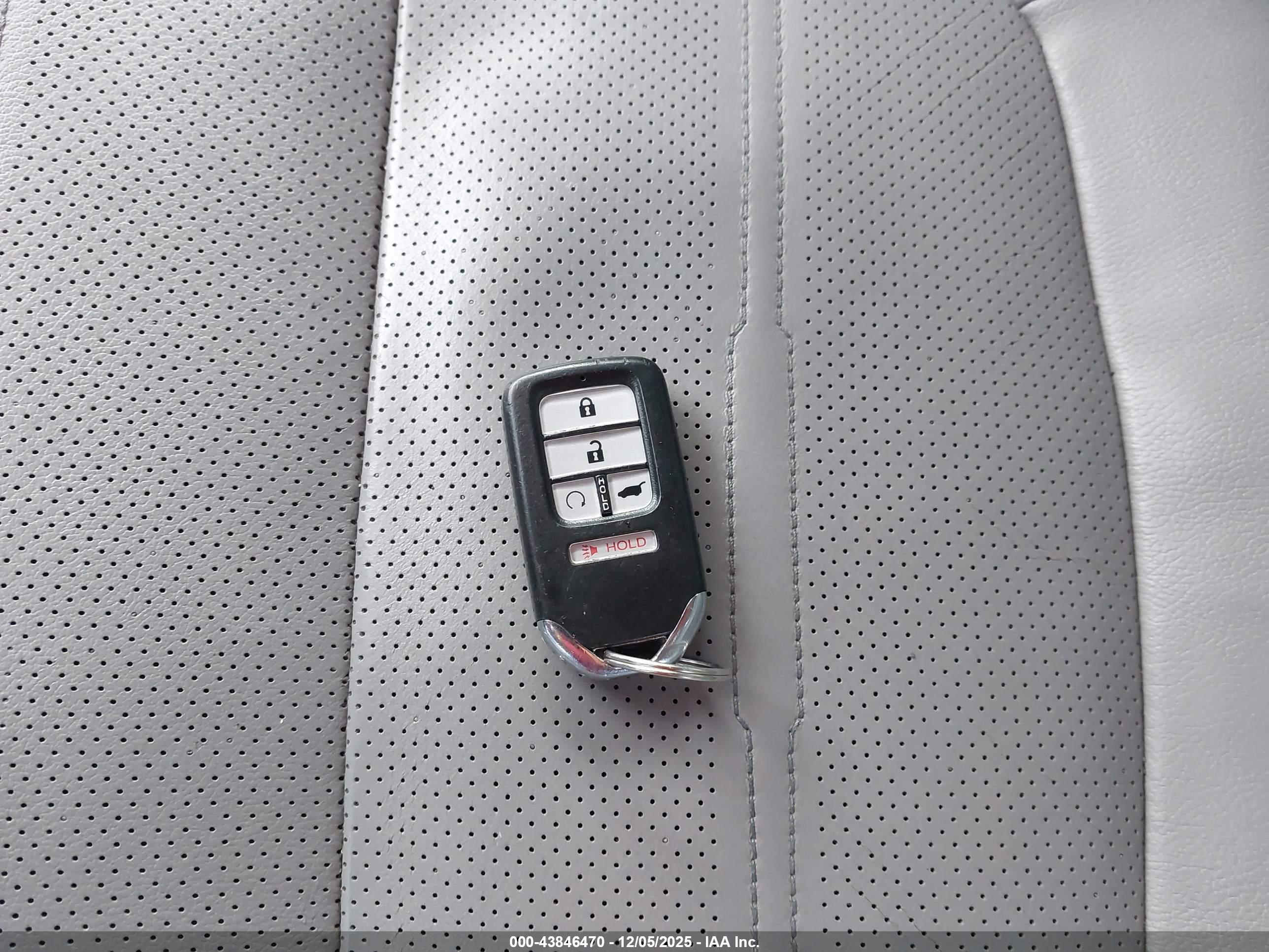 HONDA CR-V image 11