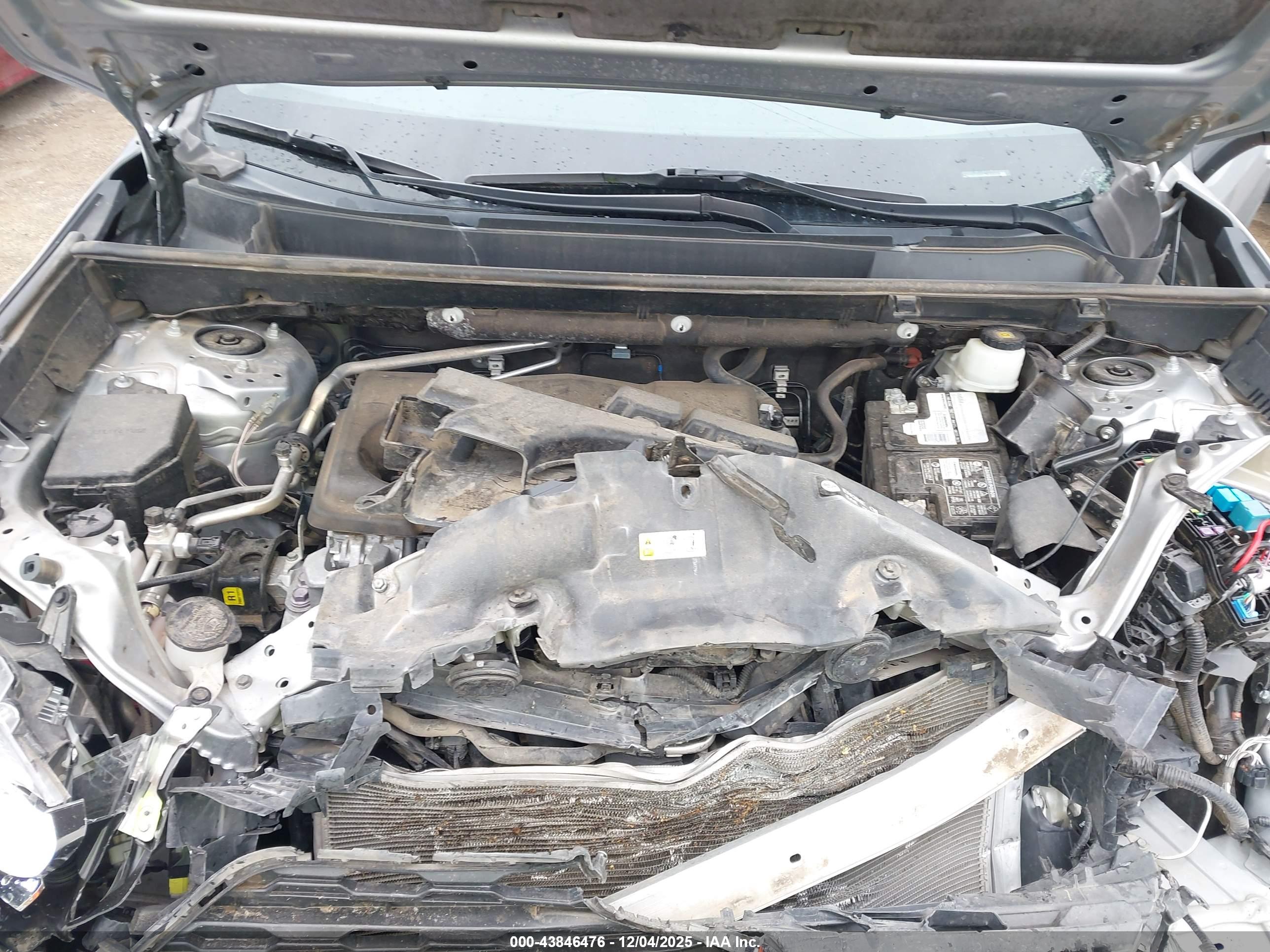 TOYOTA RAV4 image 10
