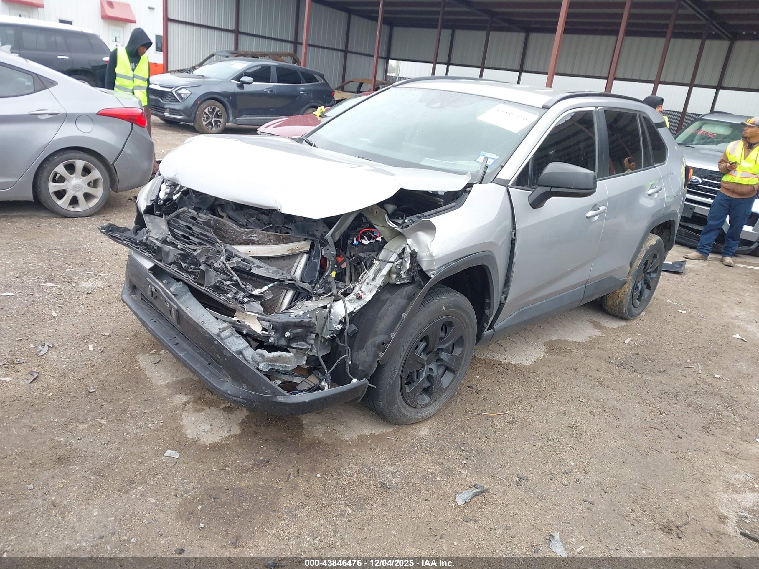 TOYOTA RAV4 image 2