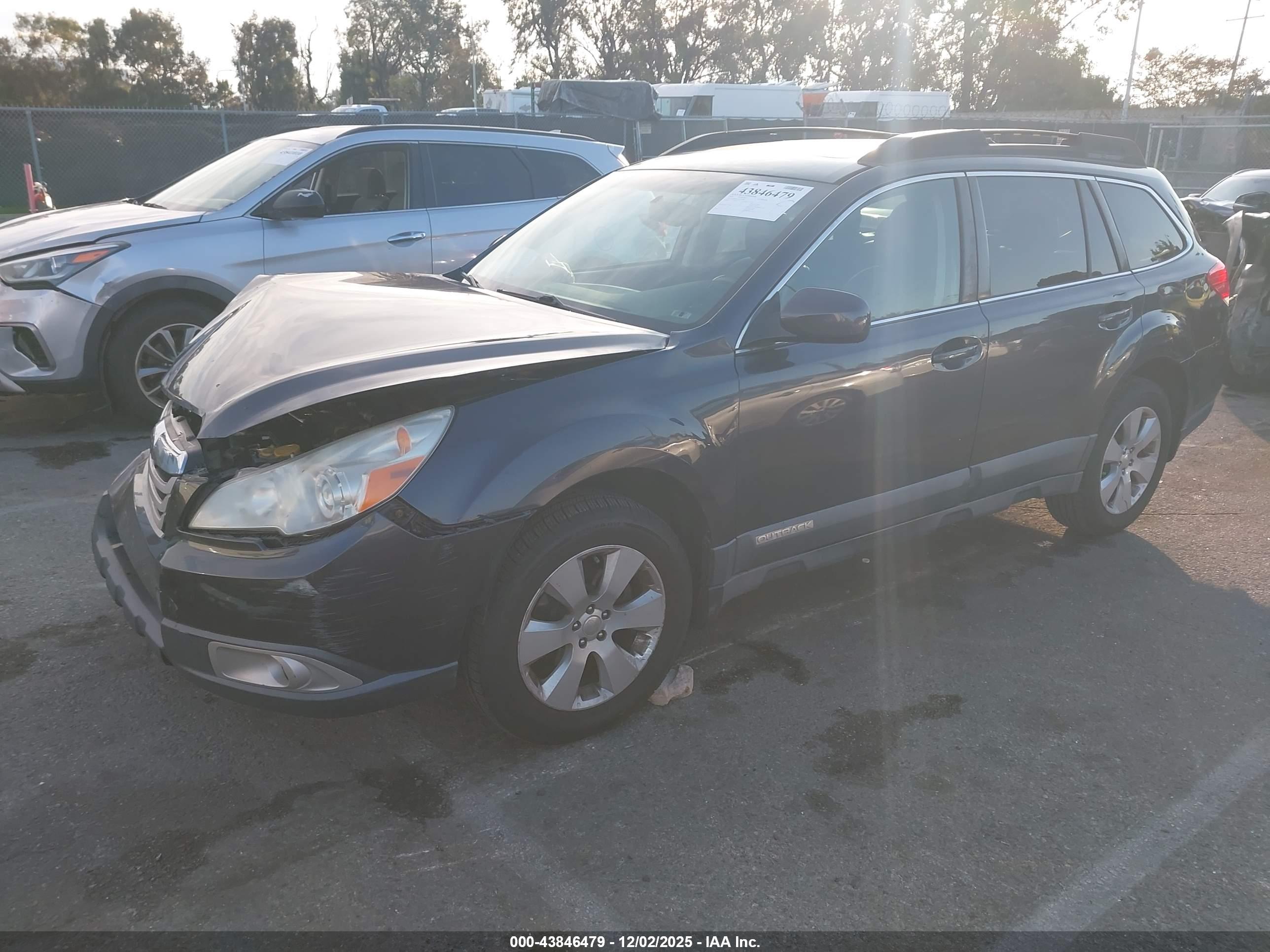 SUBARU OUTBACK image 2