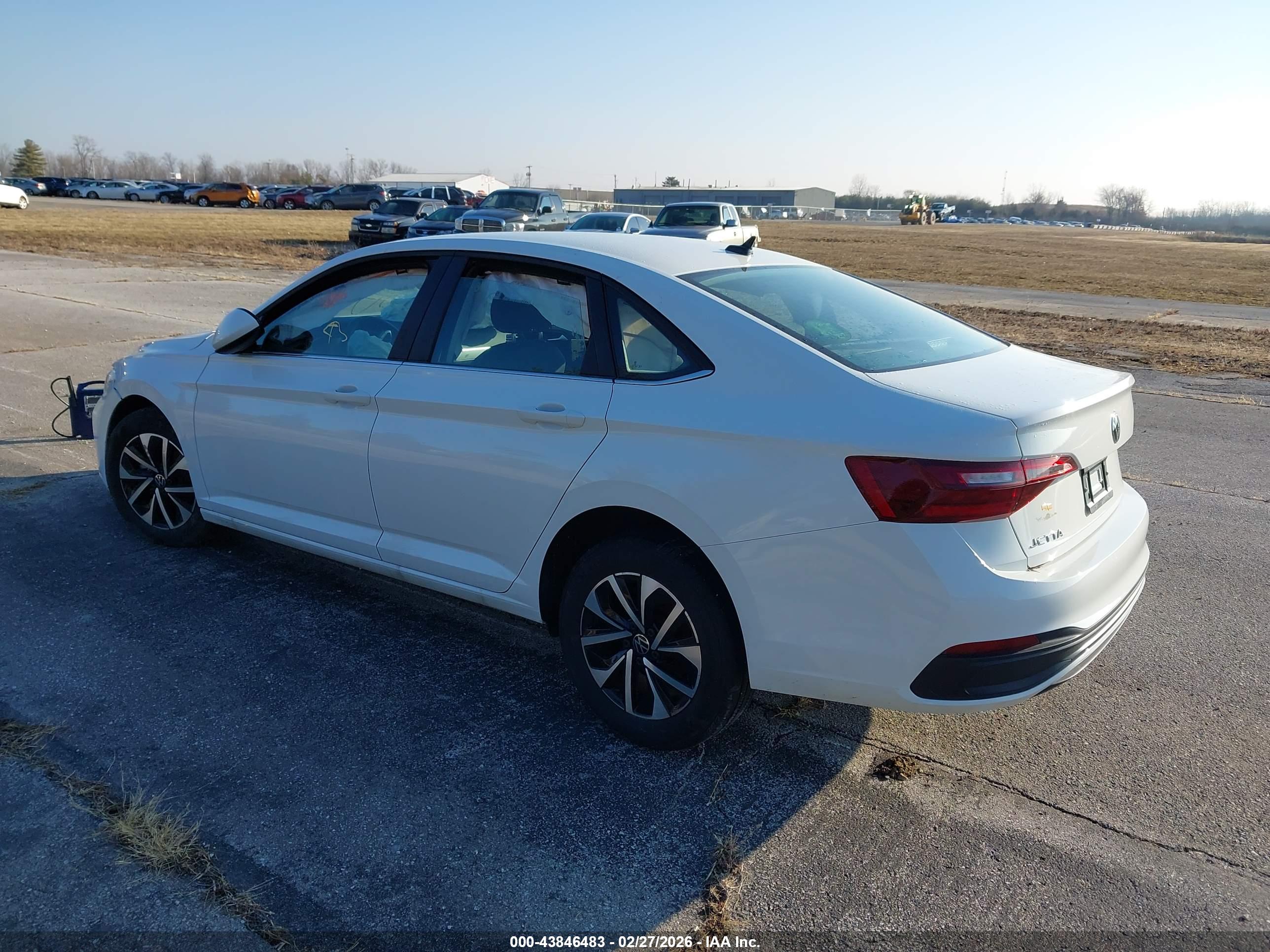 VOLKSWAGEN JETTA image 3