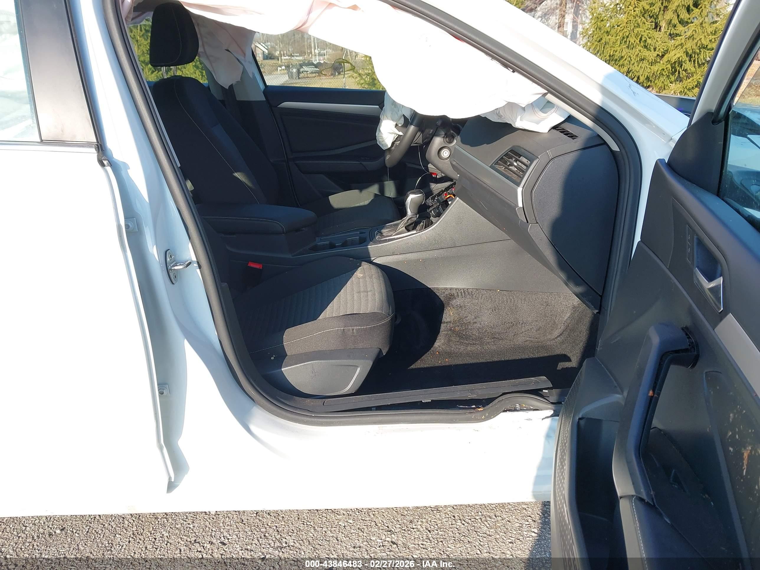 VOLKSWAGEN JETTA image 5