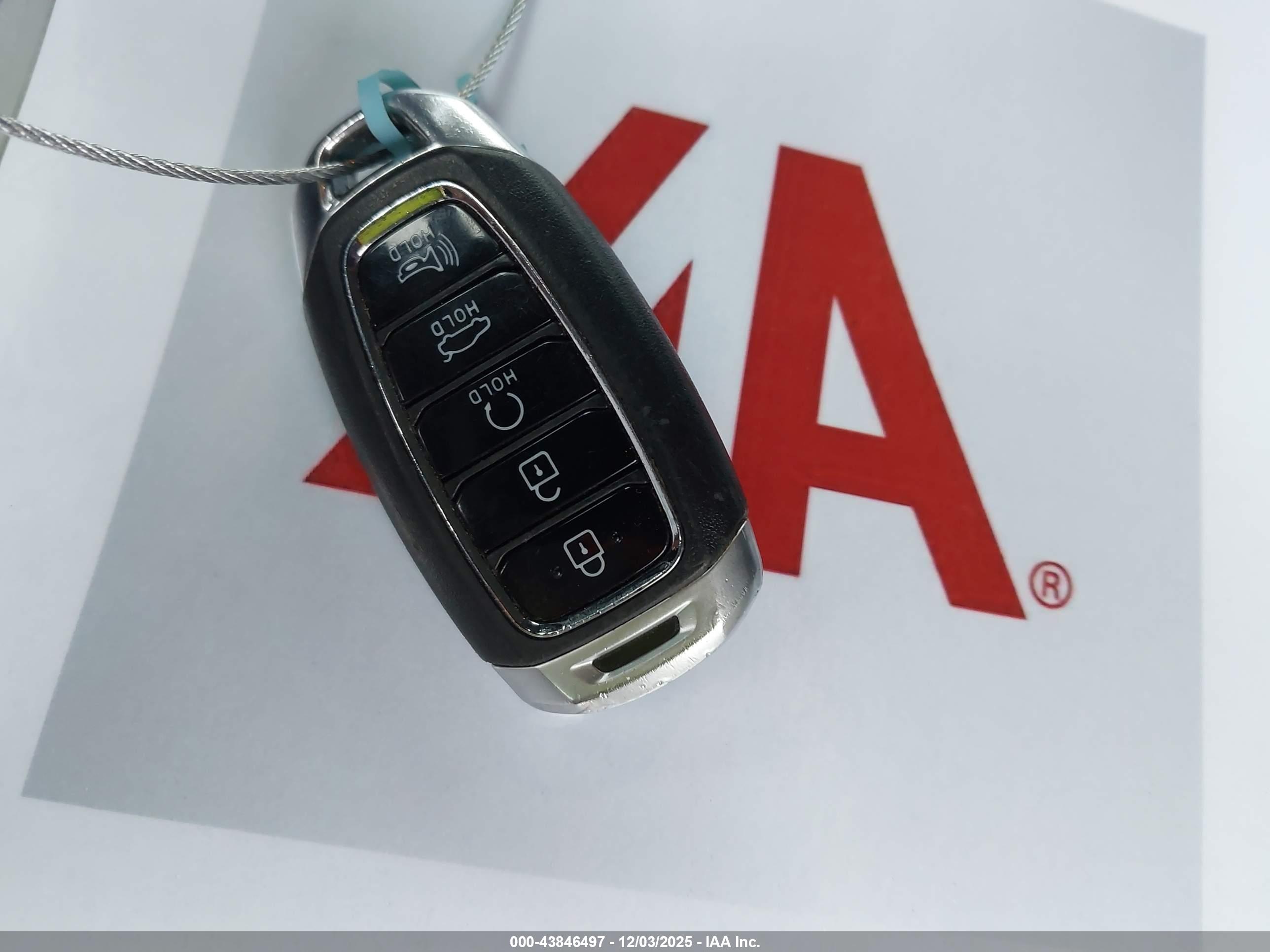 HYUNDAI ELANTRA image 11