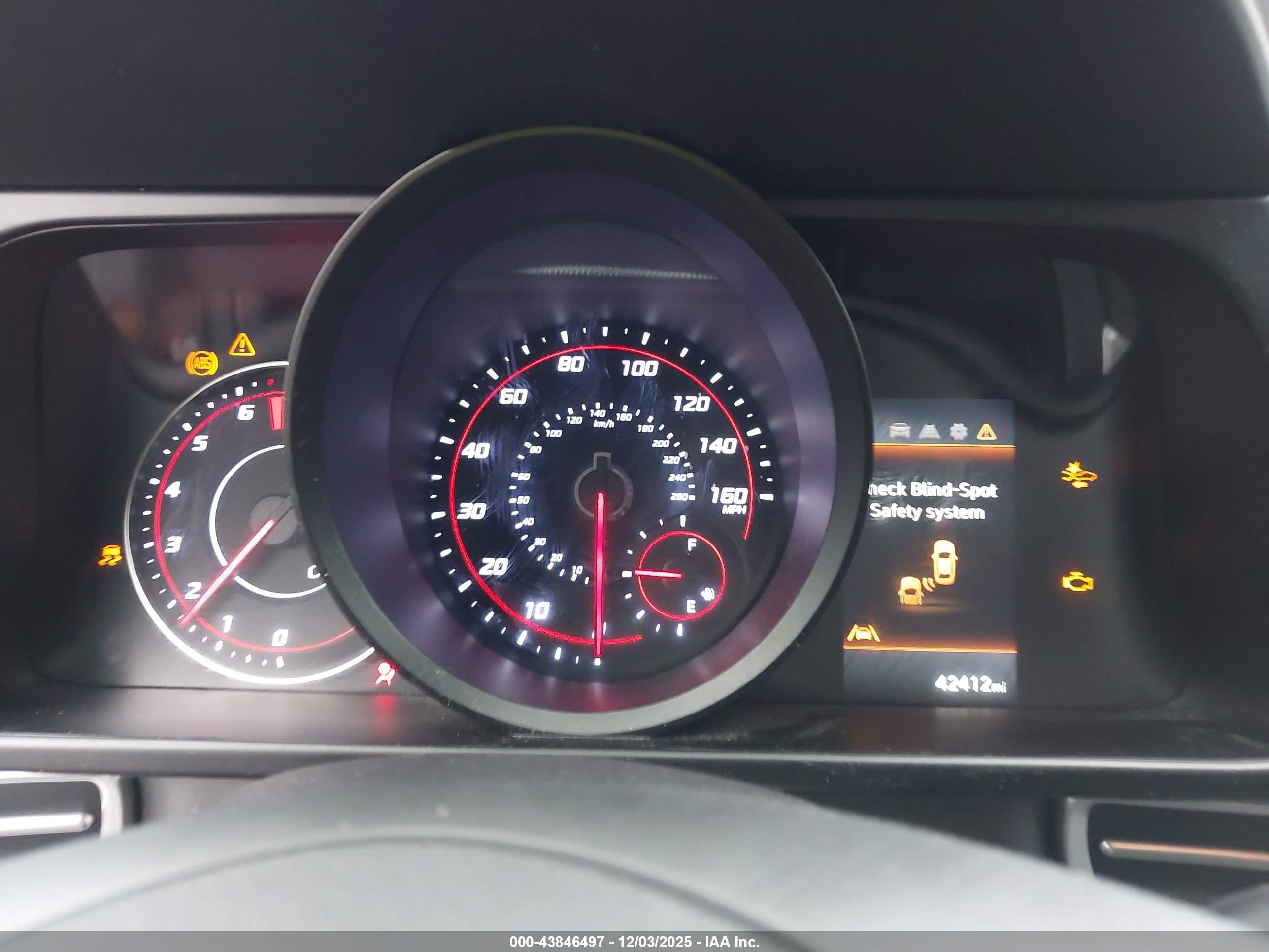 HYUNDAI ELANTRA image 7