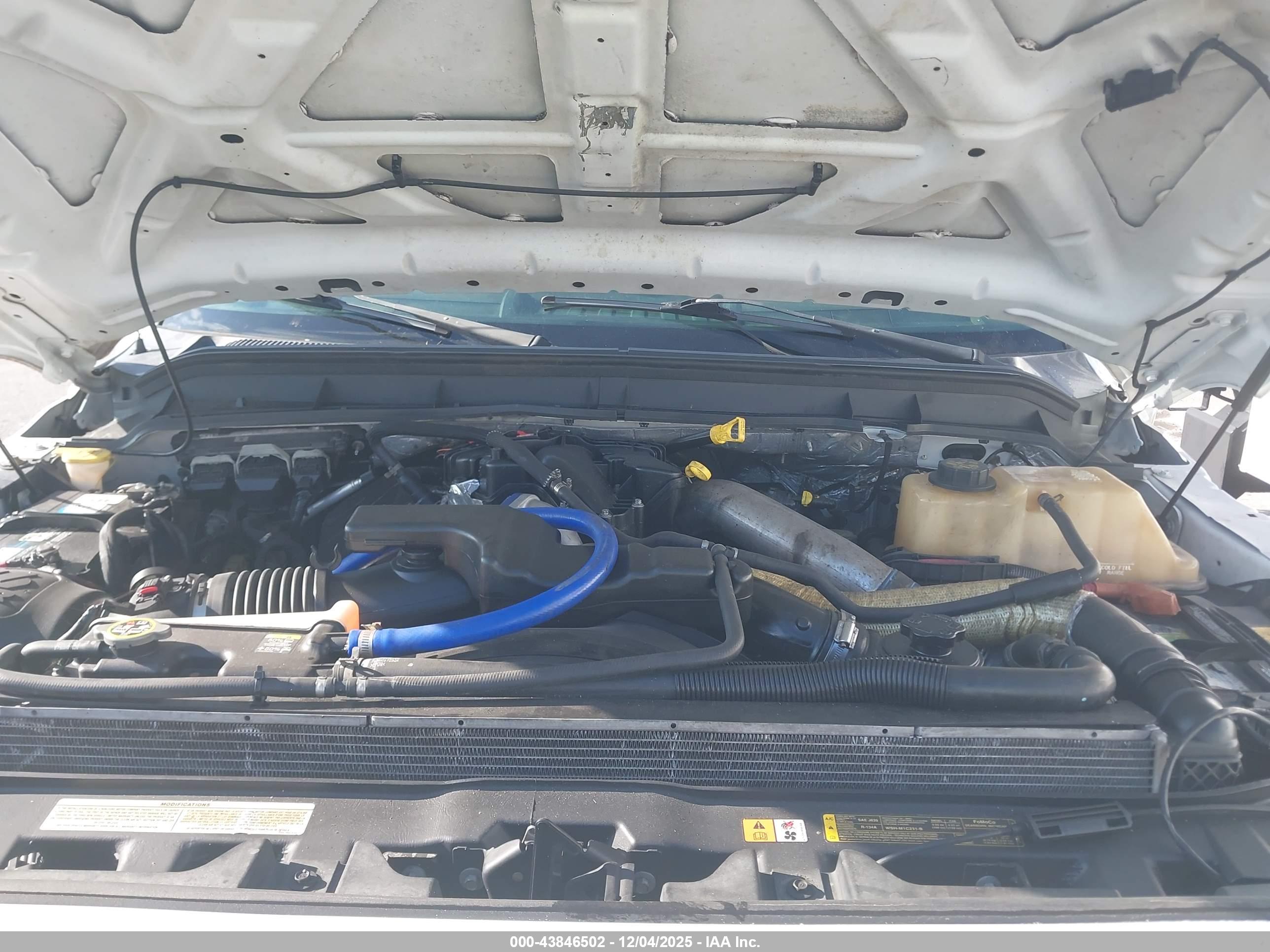 FORD F-550 image 10