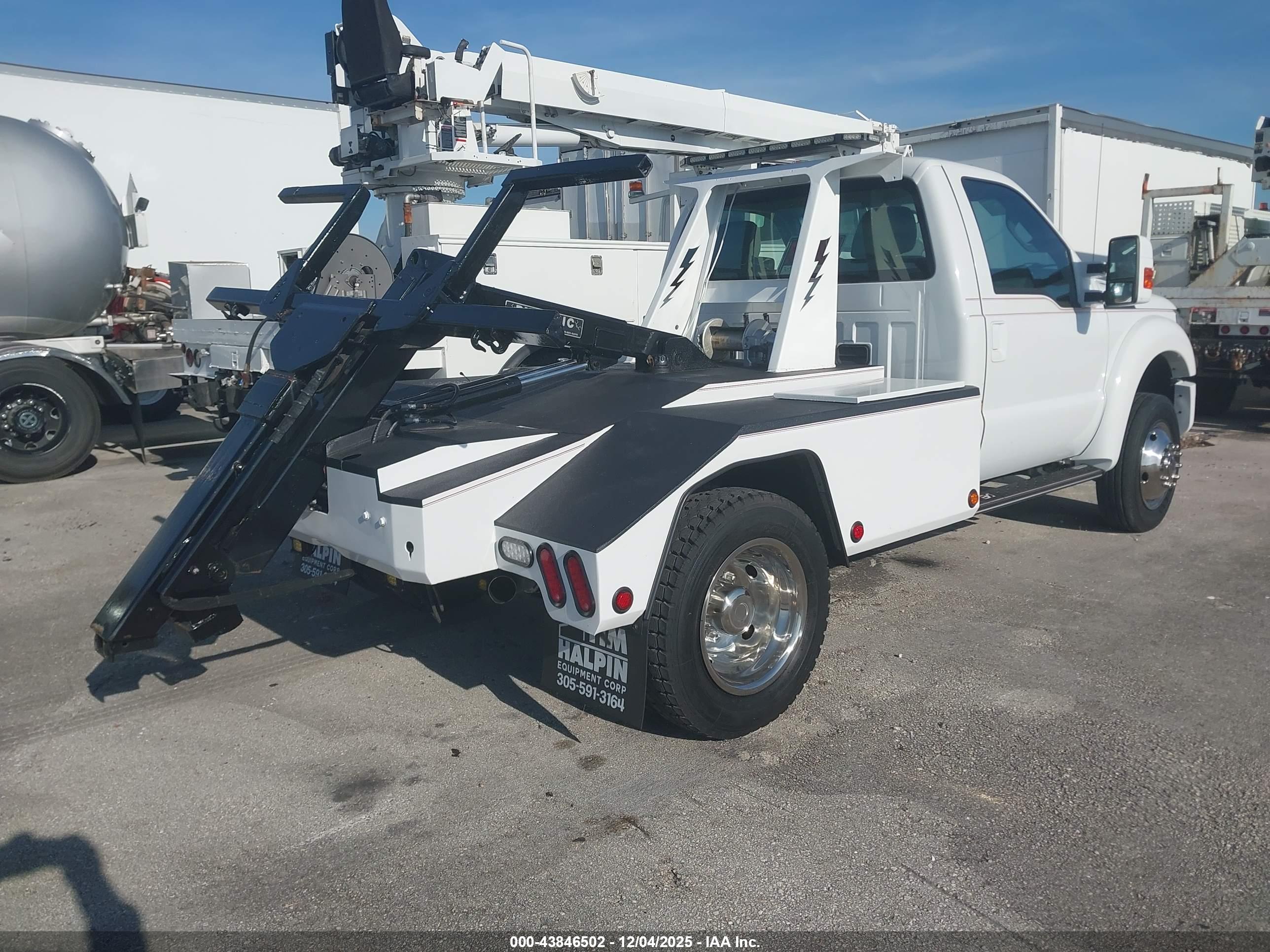 FORD F-550 image 4