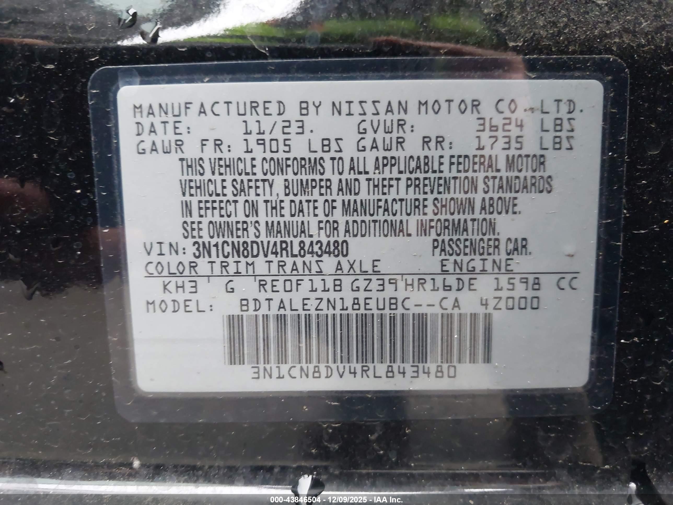 NISSAN VERSA image 9