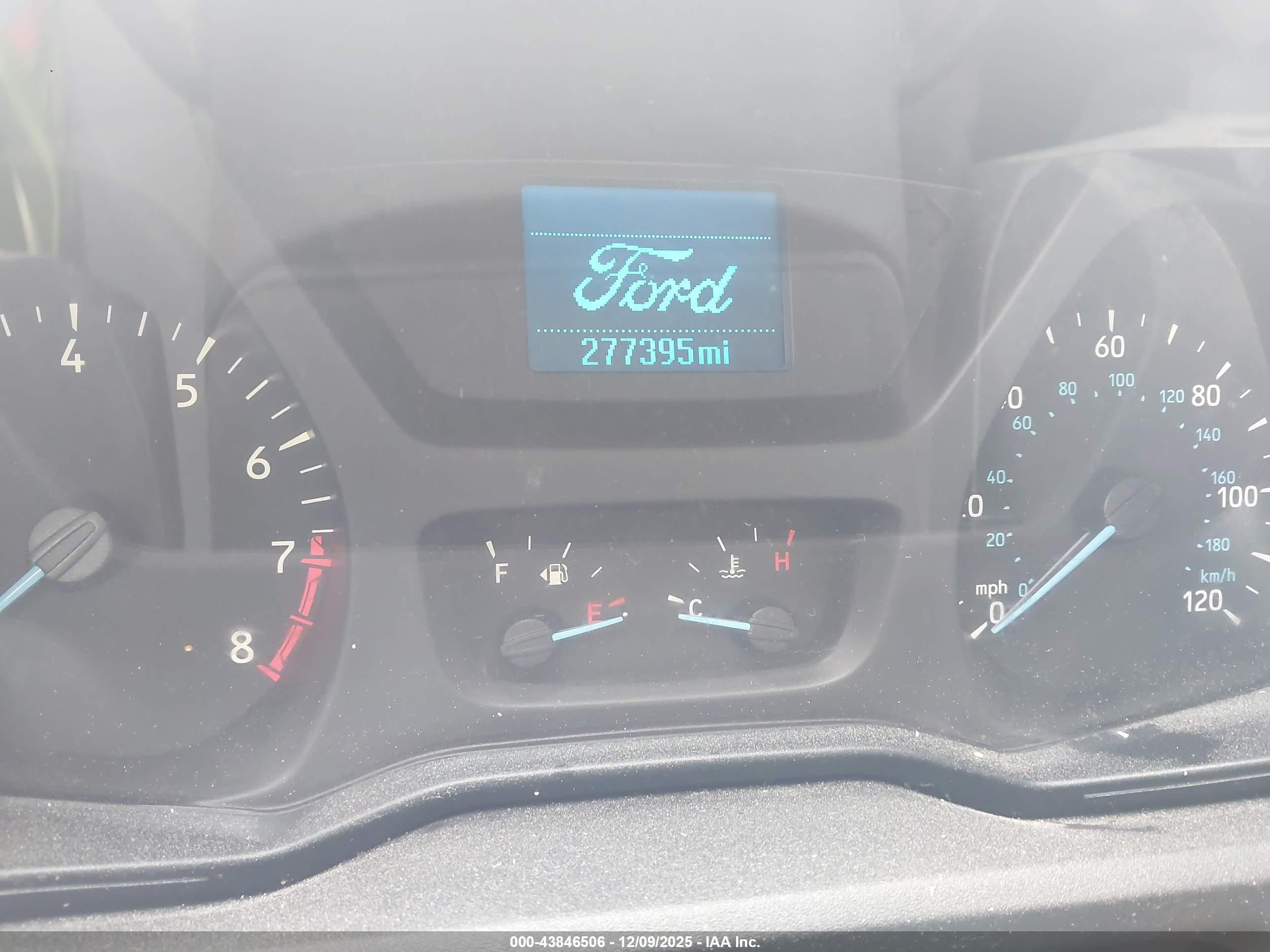 FORD TRANSIT-150 image 7