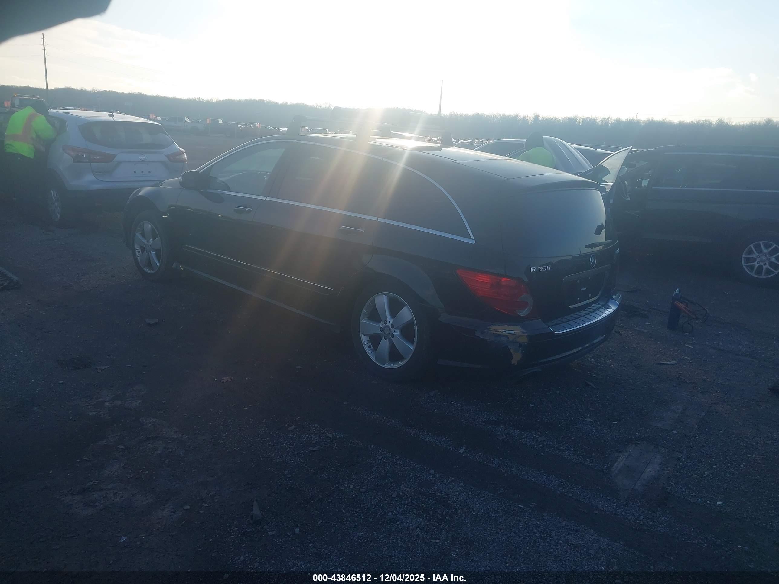 MERCEDES-BENZ R image 3