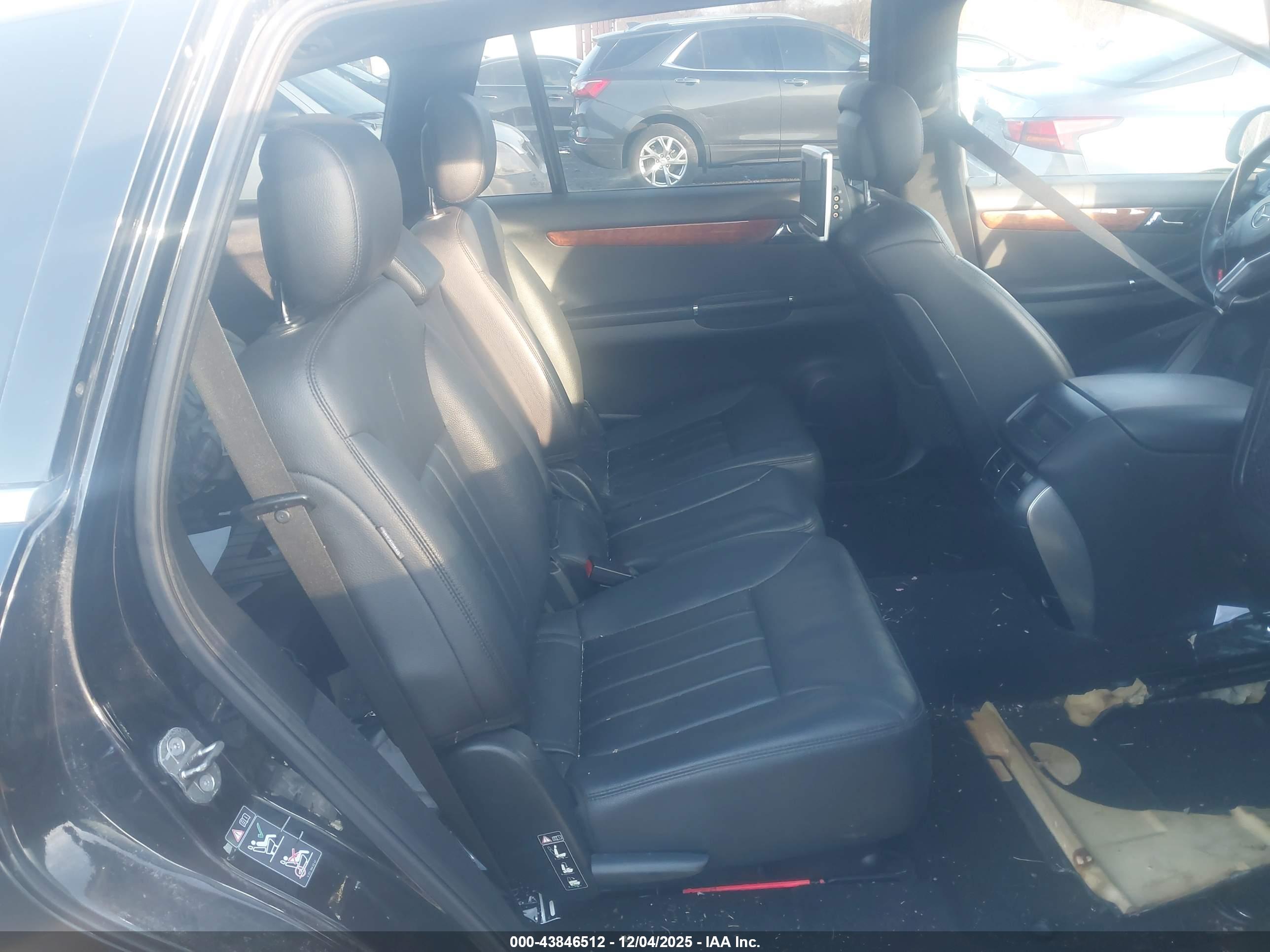 MERCEDES-BENZ R image 8