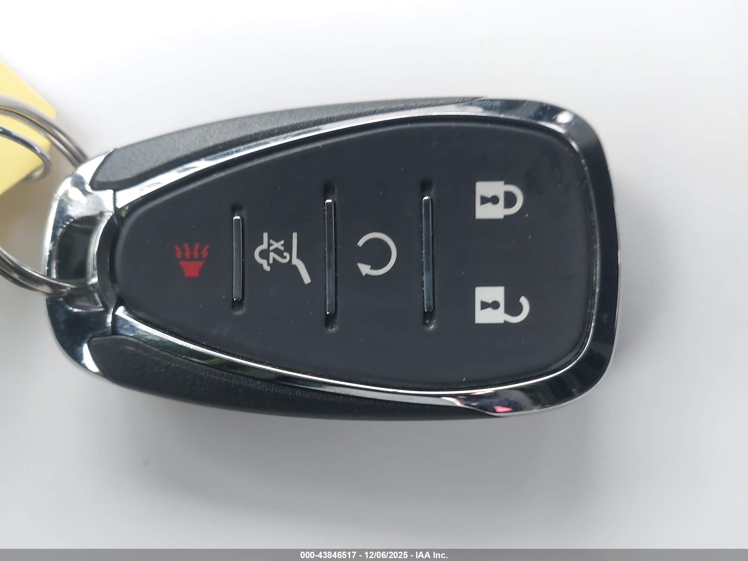 CHEVROLET EQUINOX image 11