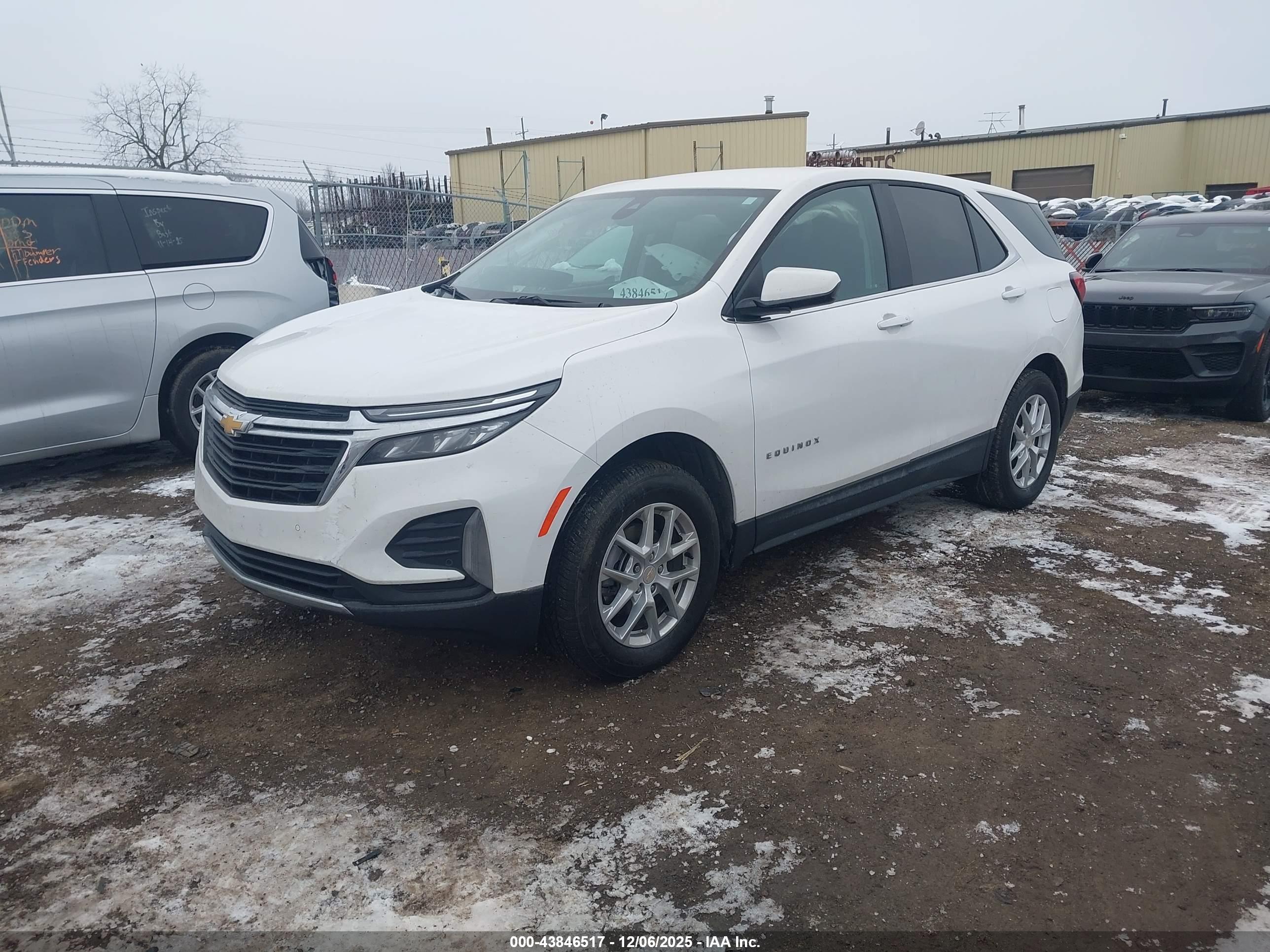 CHEVROLET EQUINOX image 2