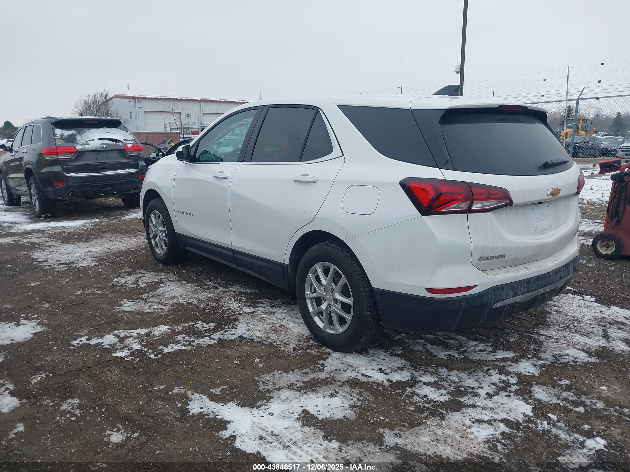 CHEVROLET EQUINOX image 3