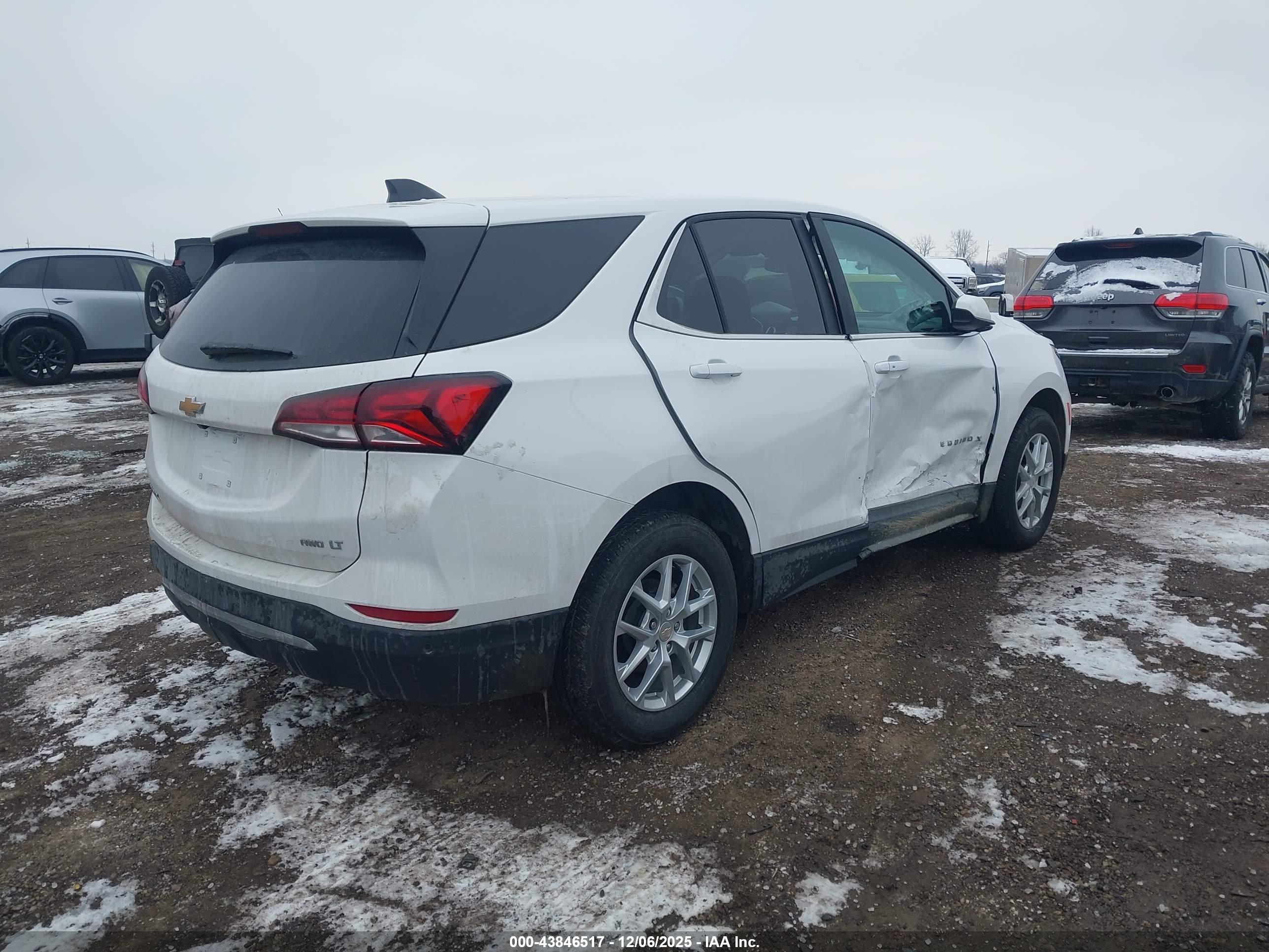 CHEVROLET EQUINOX image 4