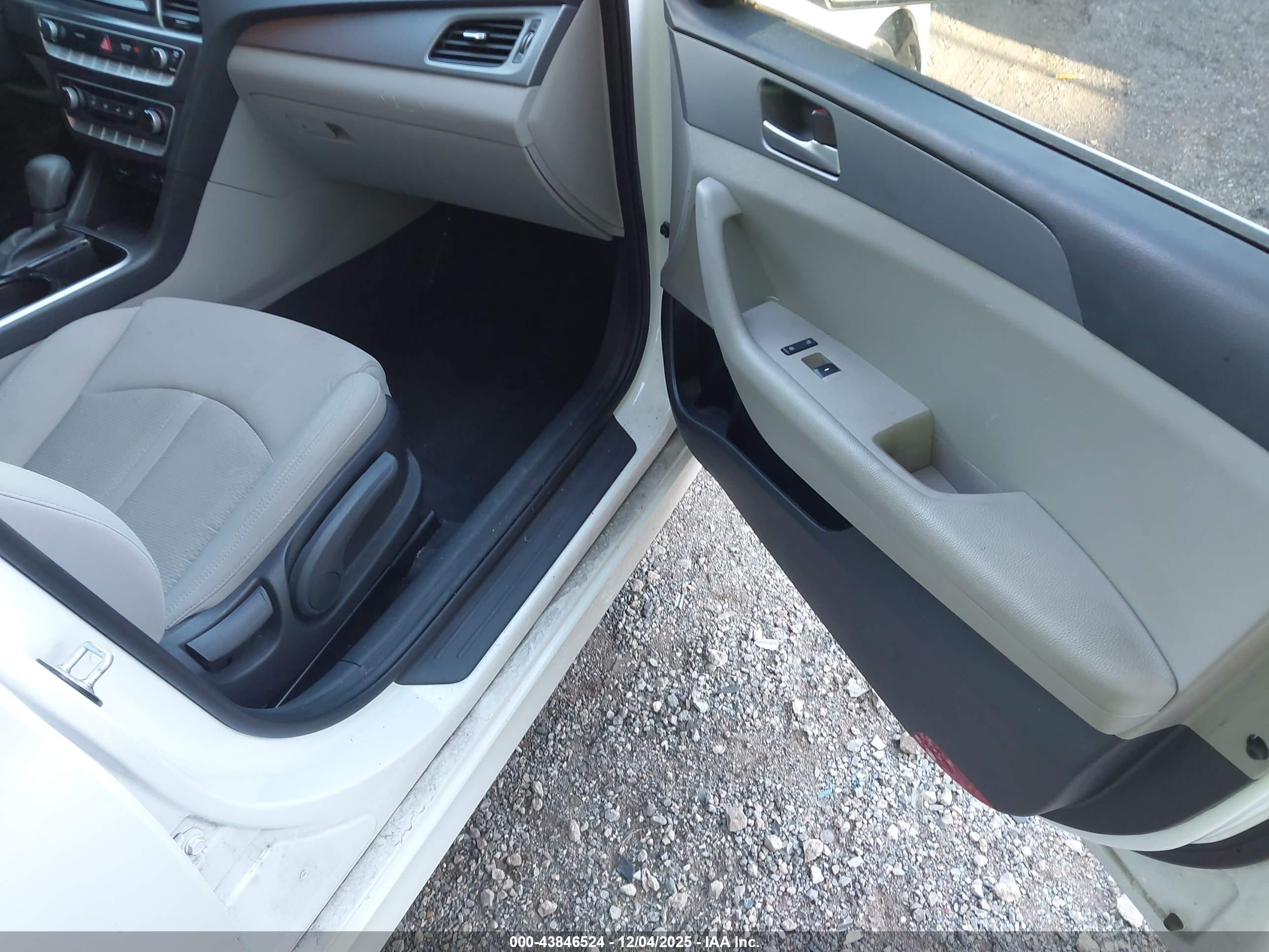 HYUNDAI SONATA image 5